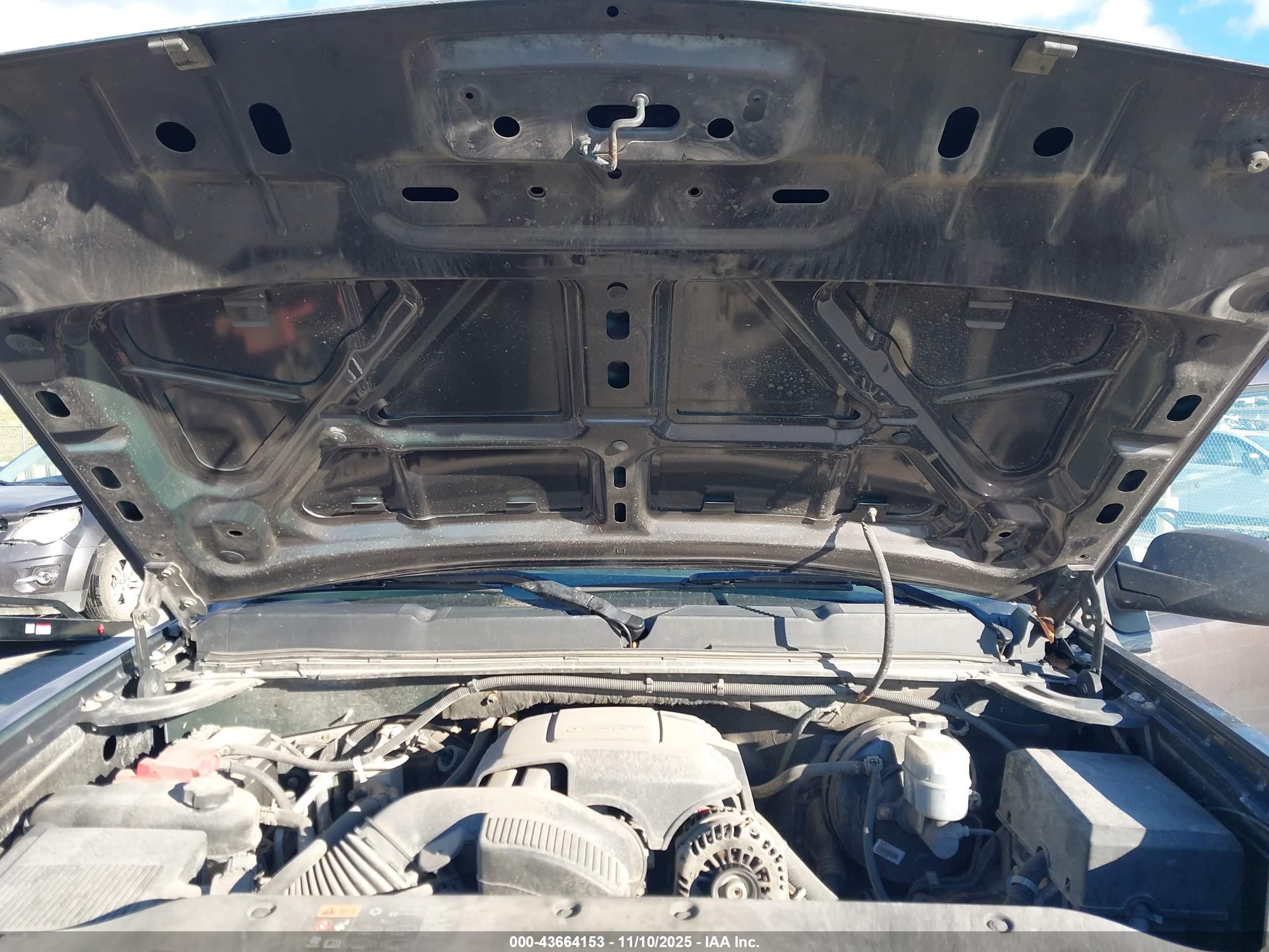 CHEVROLET SILVERADO image 10