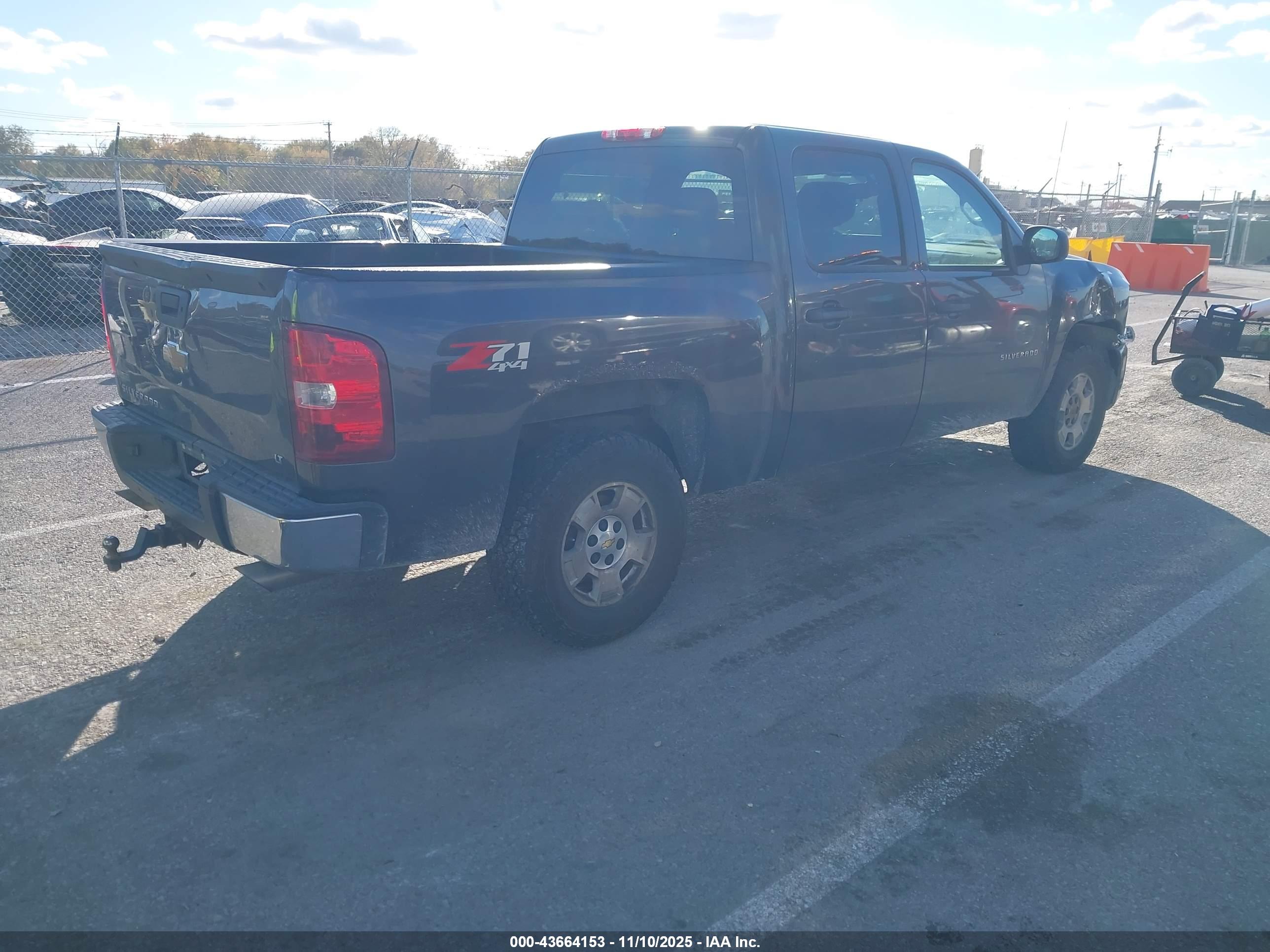 CHEVROLET SILVERADO image 4