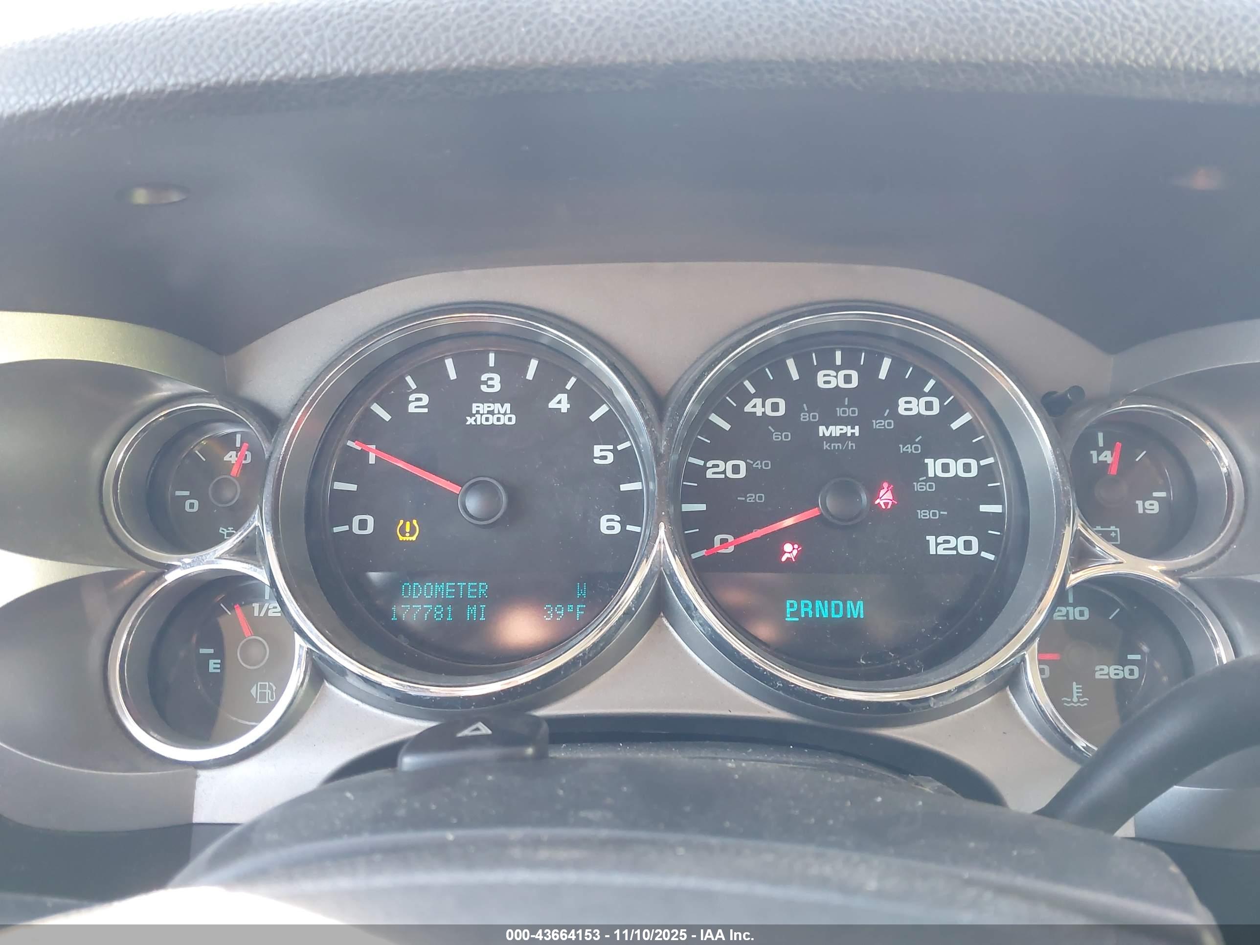CHEVROLET SILVERADO image 7