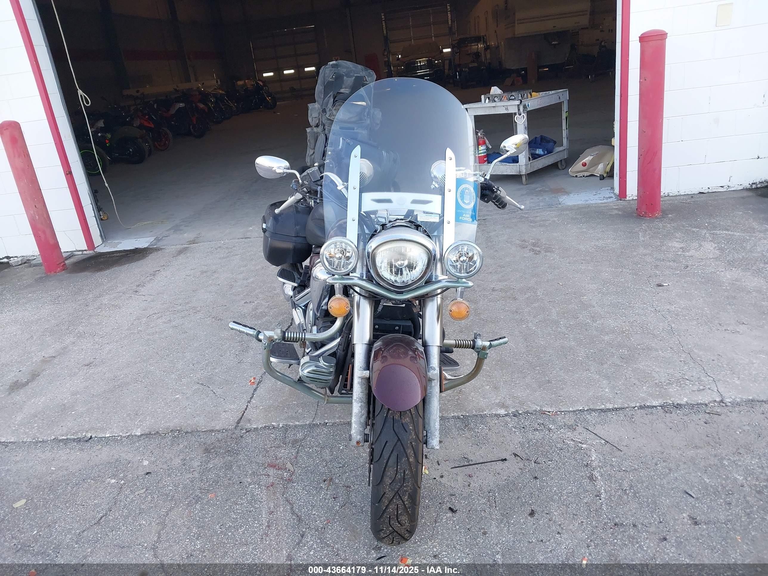 YAMAHA XVS1300 image 5
