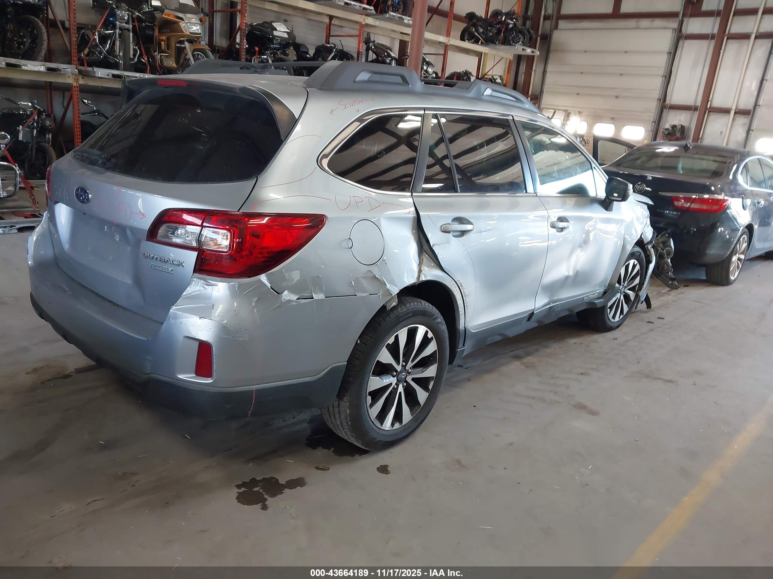 SUBARU OUTBACK image 4