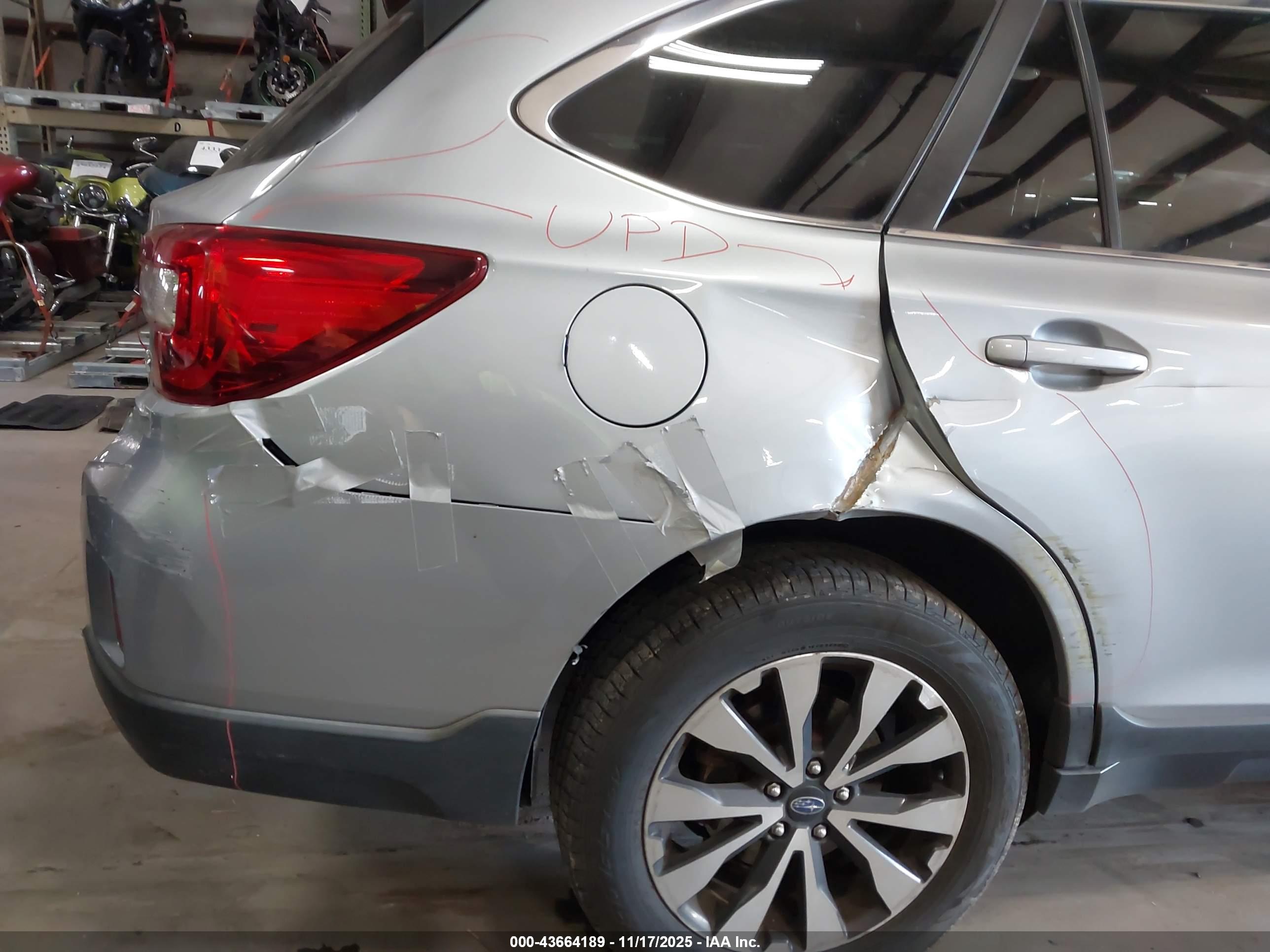SUBARU OUTBACK image 6