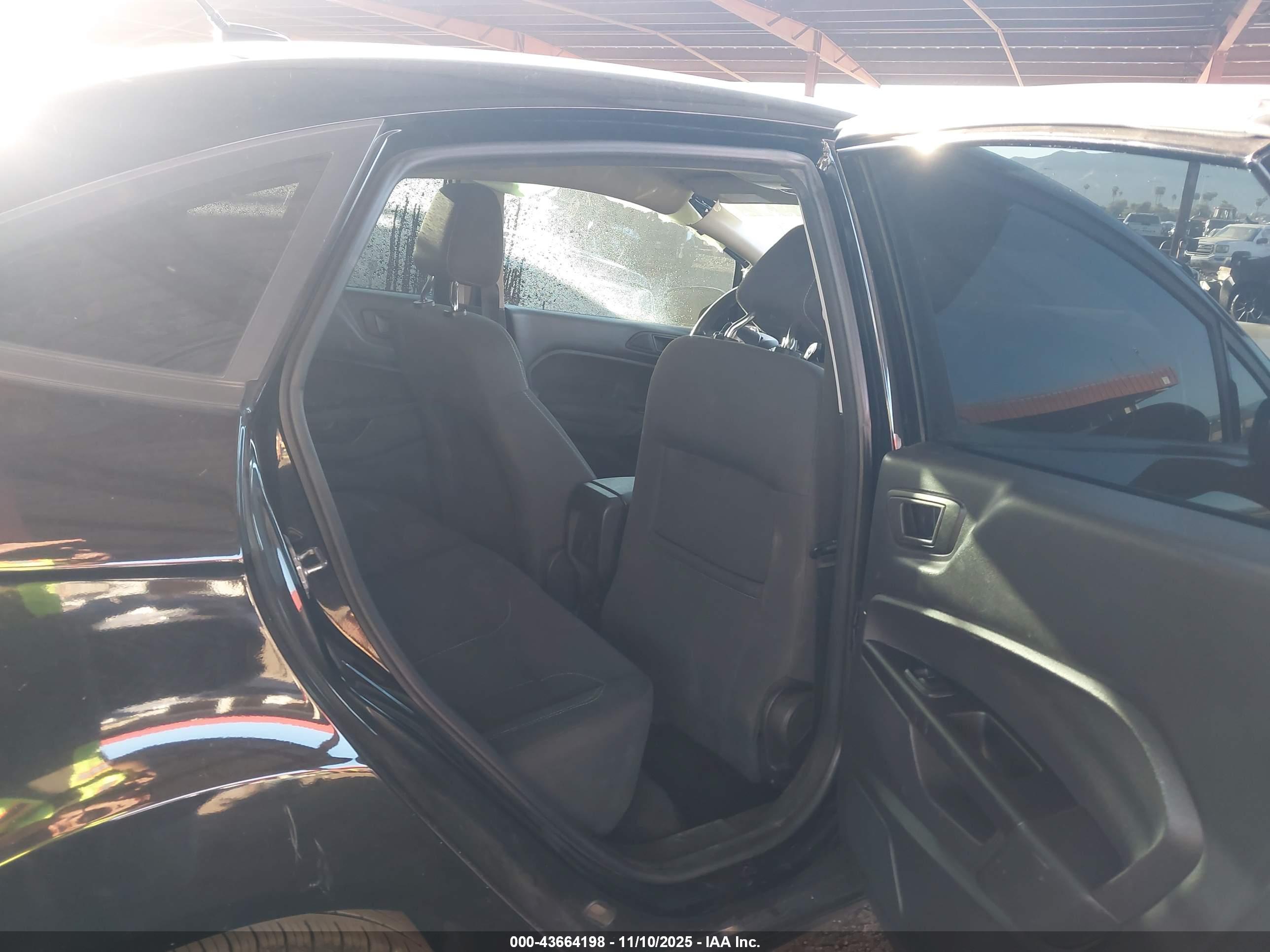 FORD FIESTA image 8