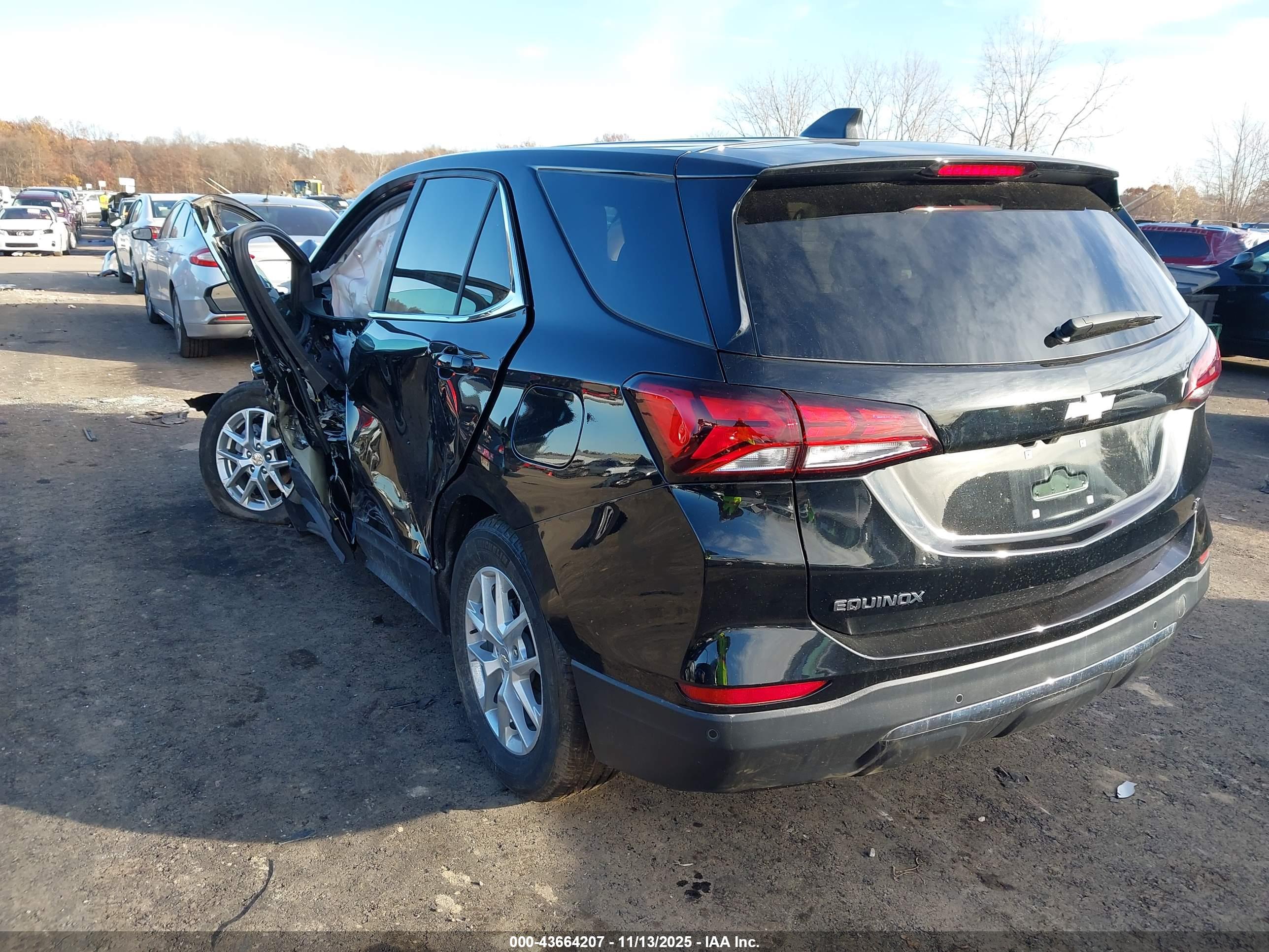 CHEVROLET EQUINOX image 3