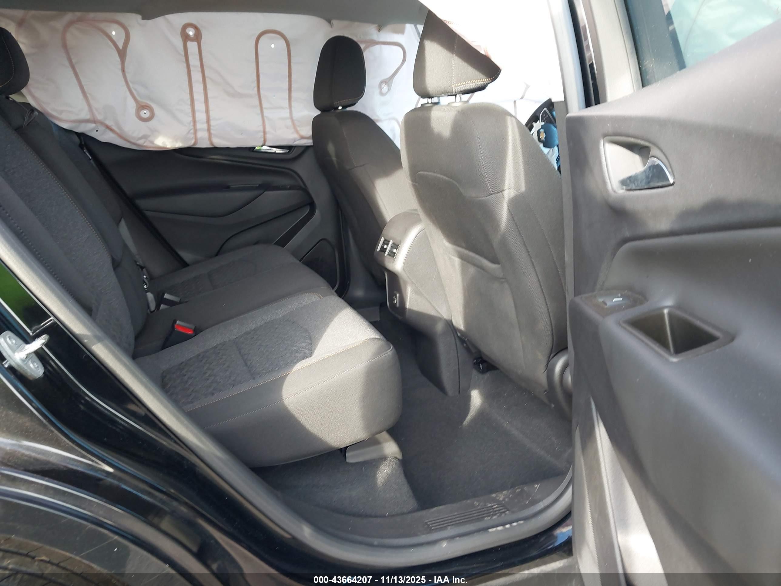 CHEVROLET EQUINOX image 8