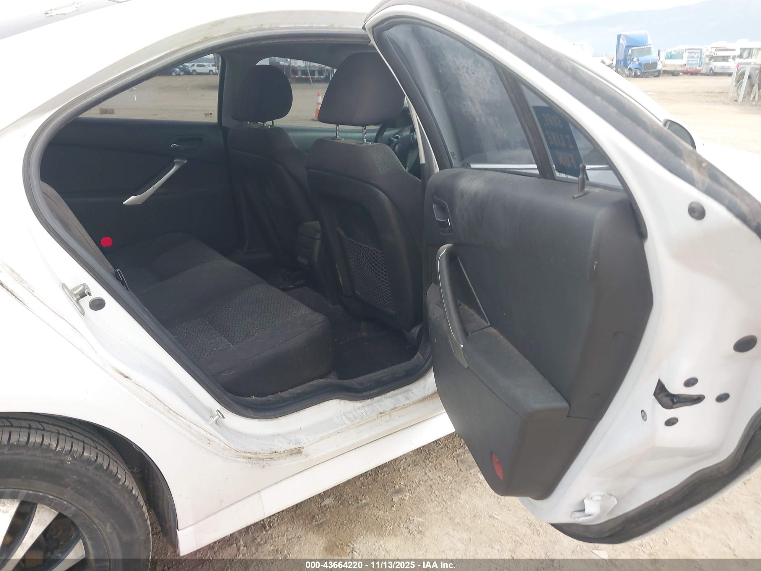 PONTIAC G6 image 8