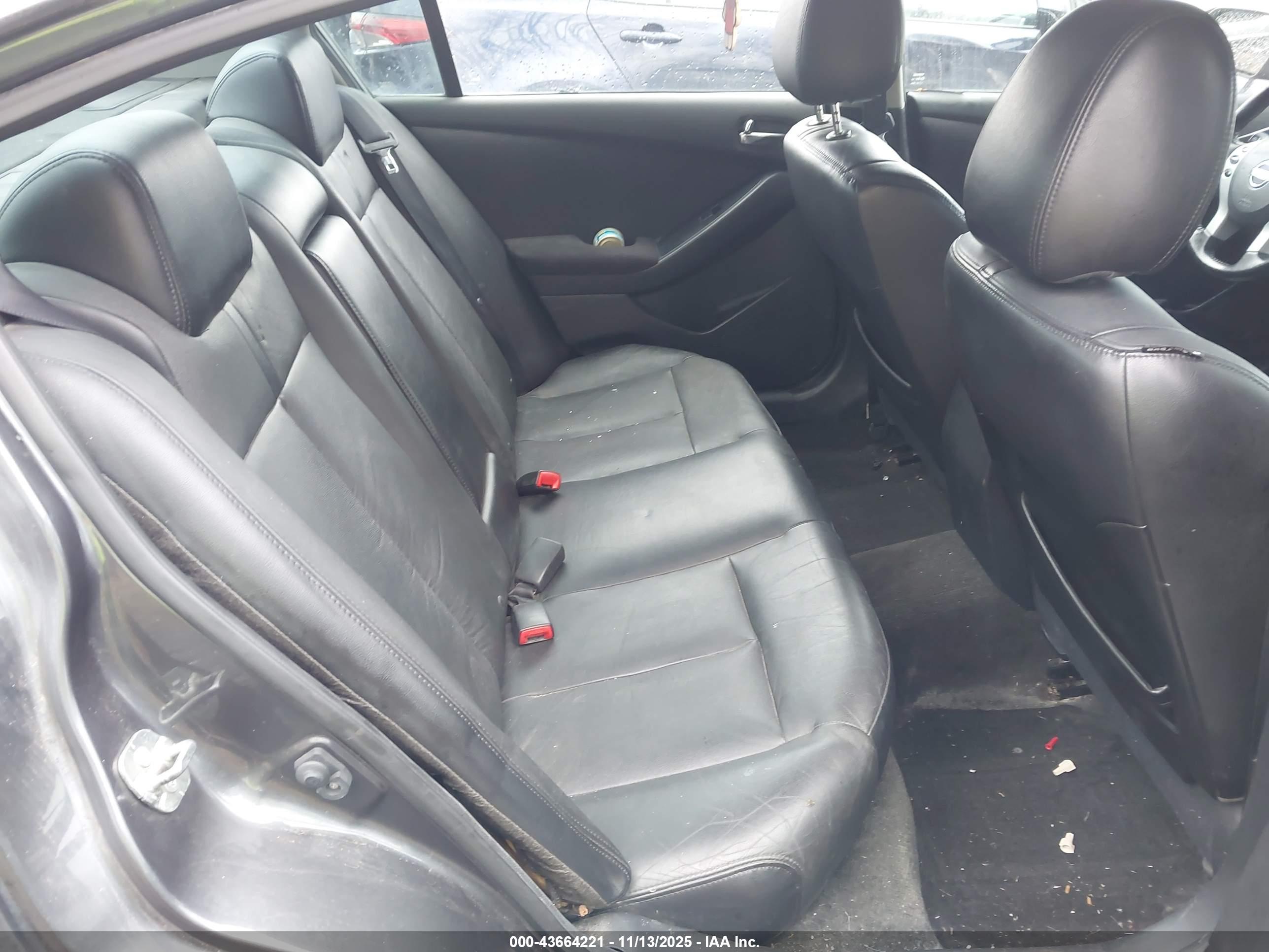 NISSAN ALTIMA image 8