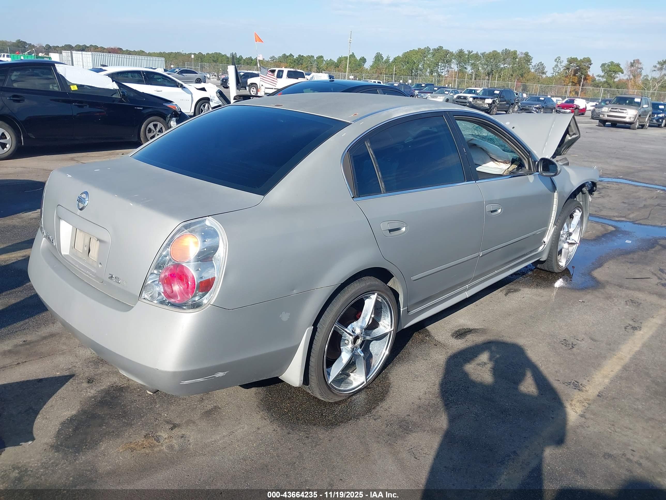 NISSAN ALTIMA image 4