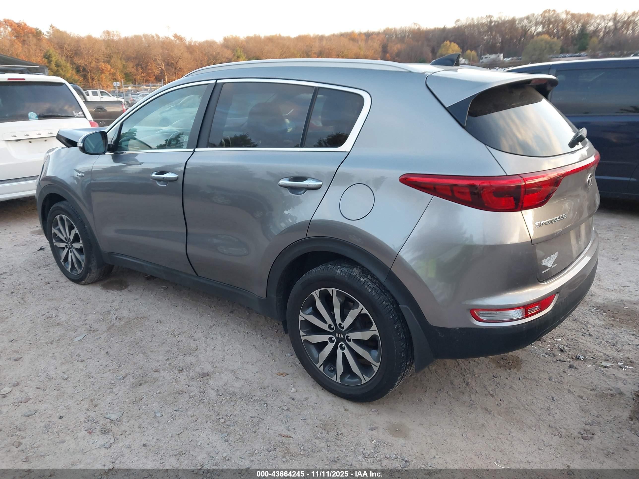 KIA SPORTAGE image 3