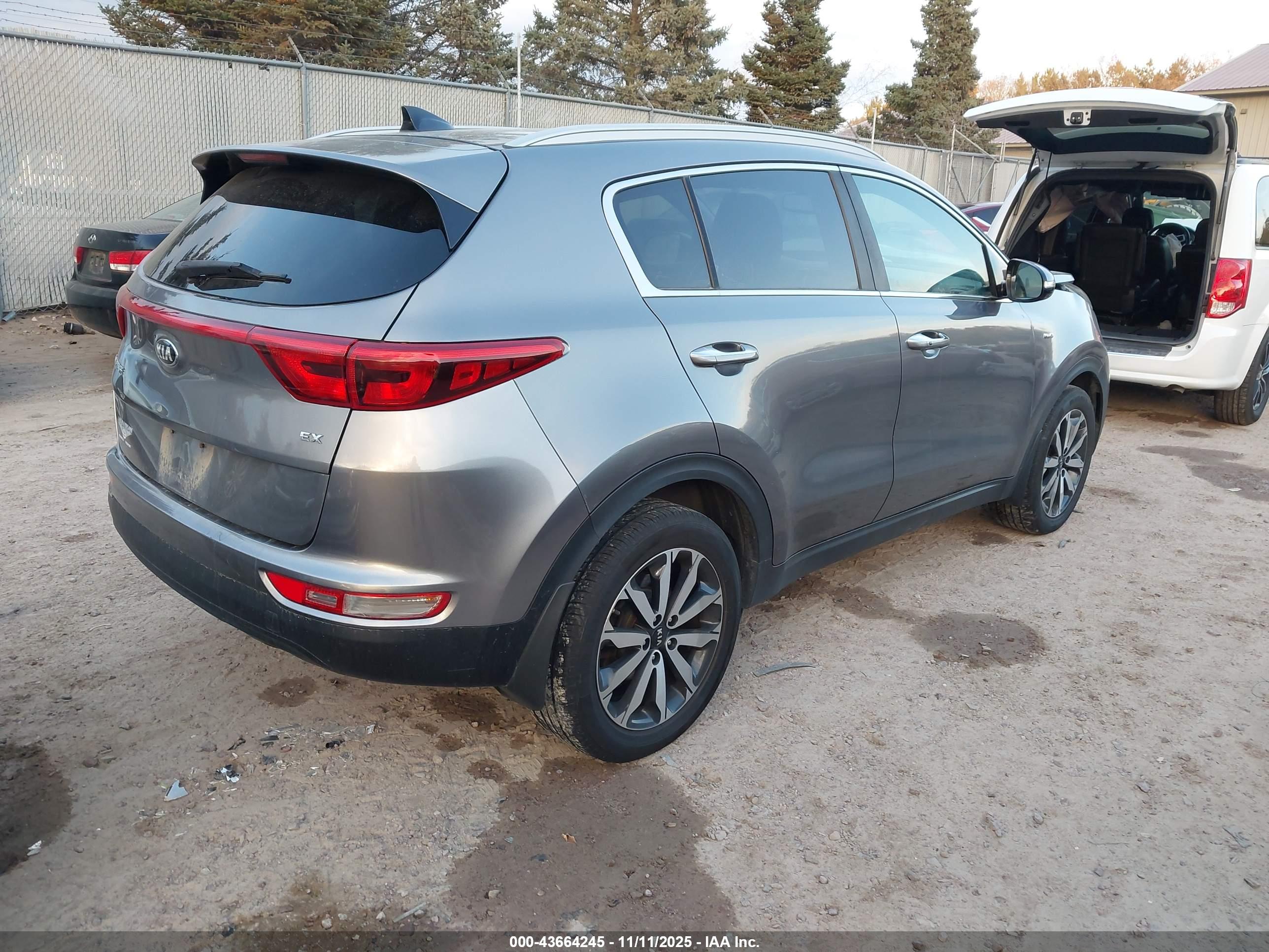 KIA SPORTAGE image 4