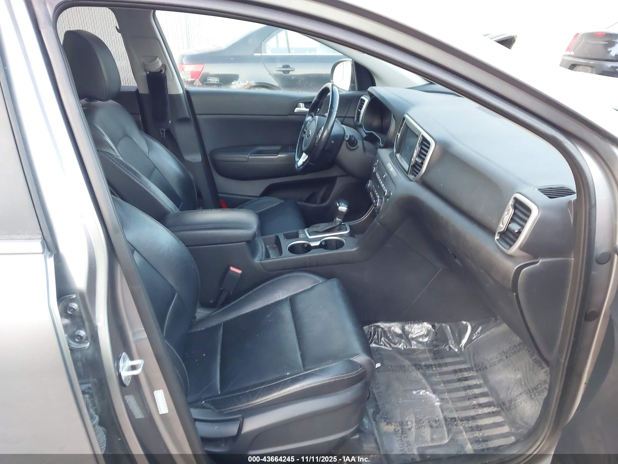 KIA SPORTAGE image 5