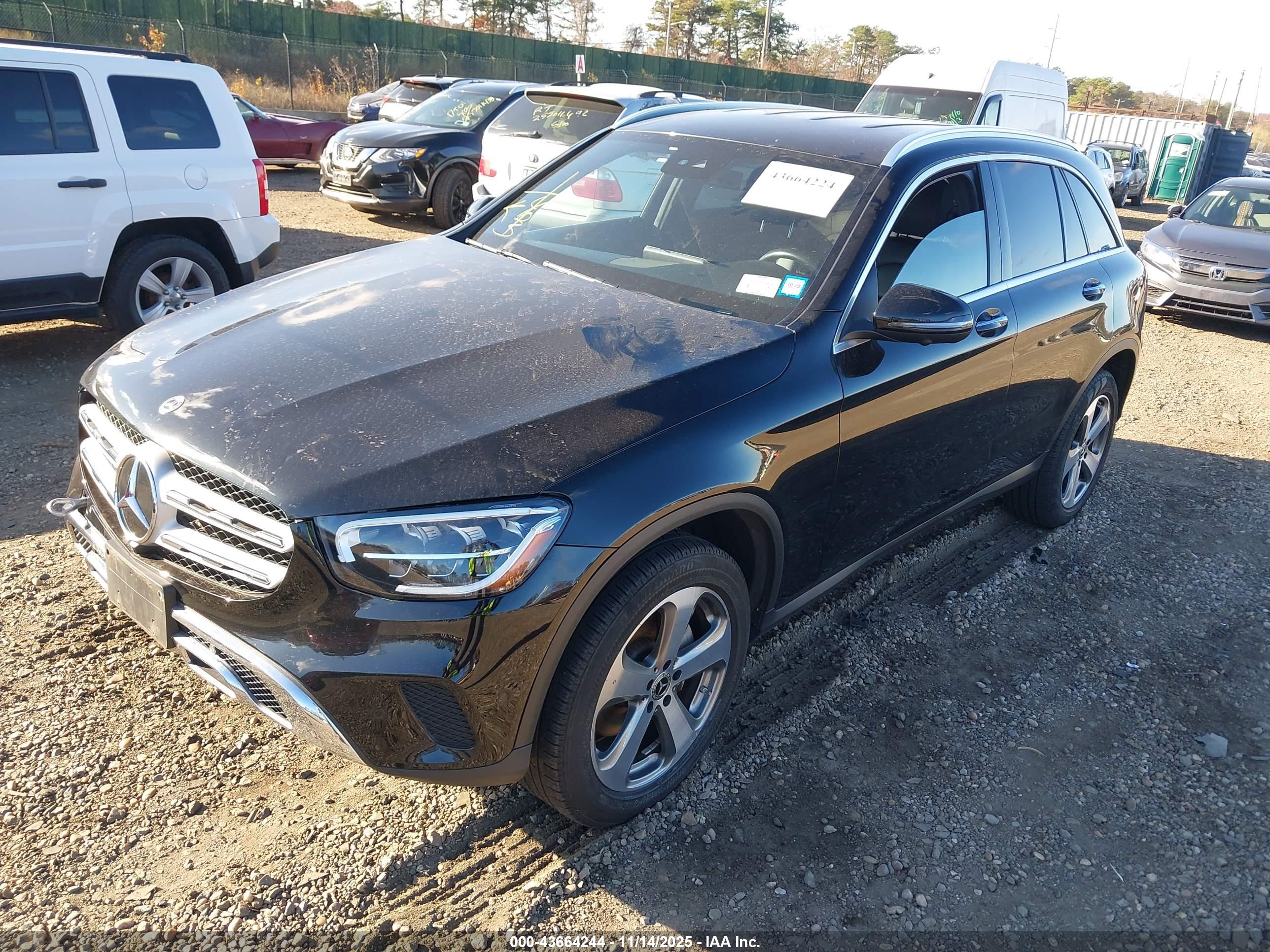 MERCEDES-BENZ GLC image 2