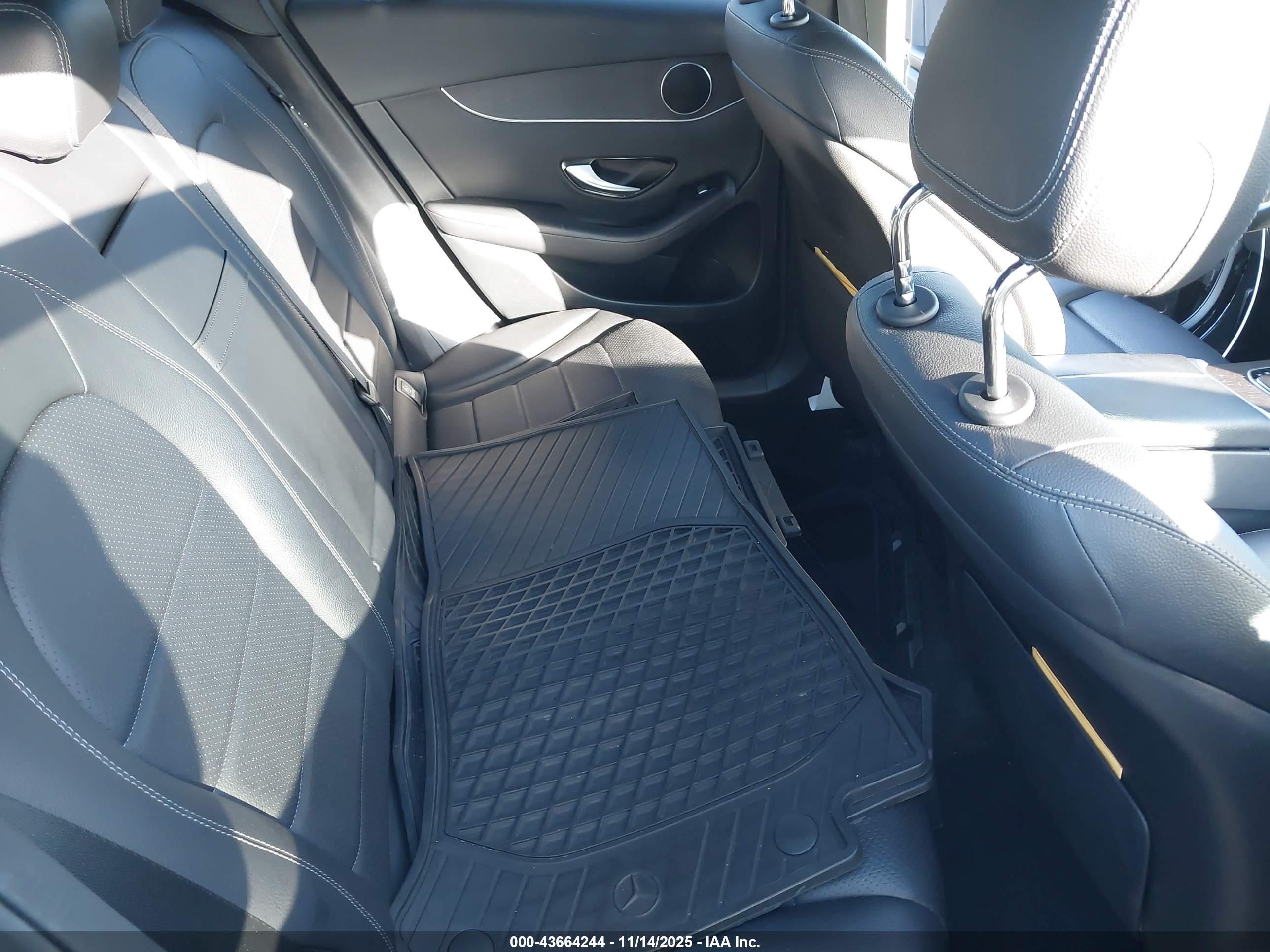 MERCEDES-BENZ GLC image 8