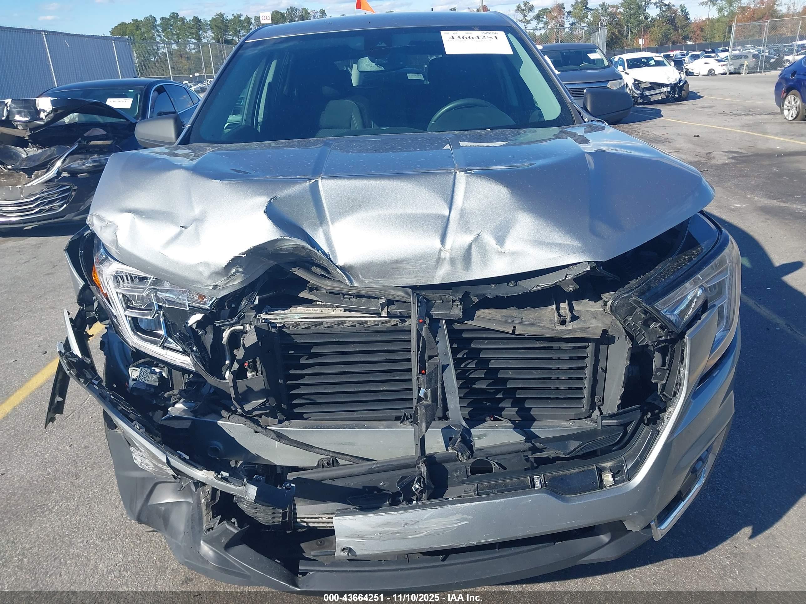GMC TERRAIN image 6