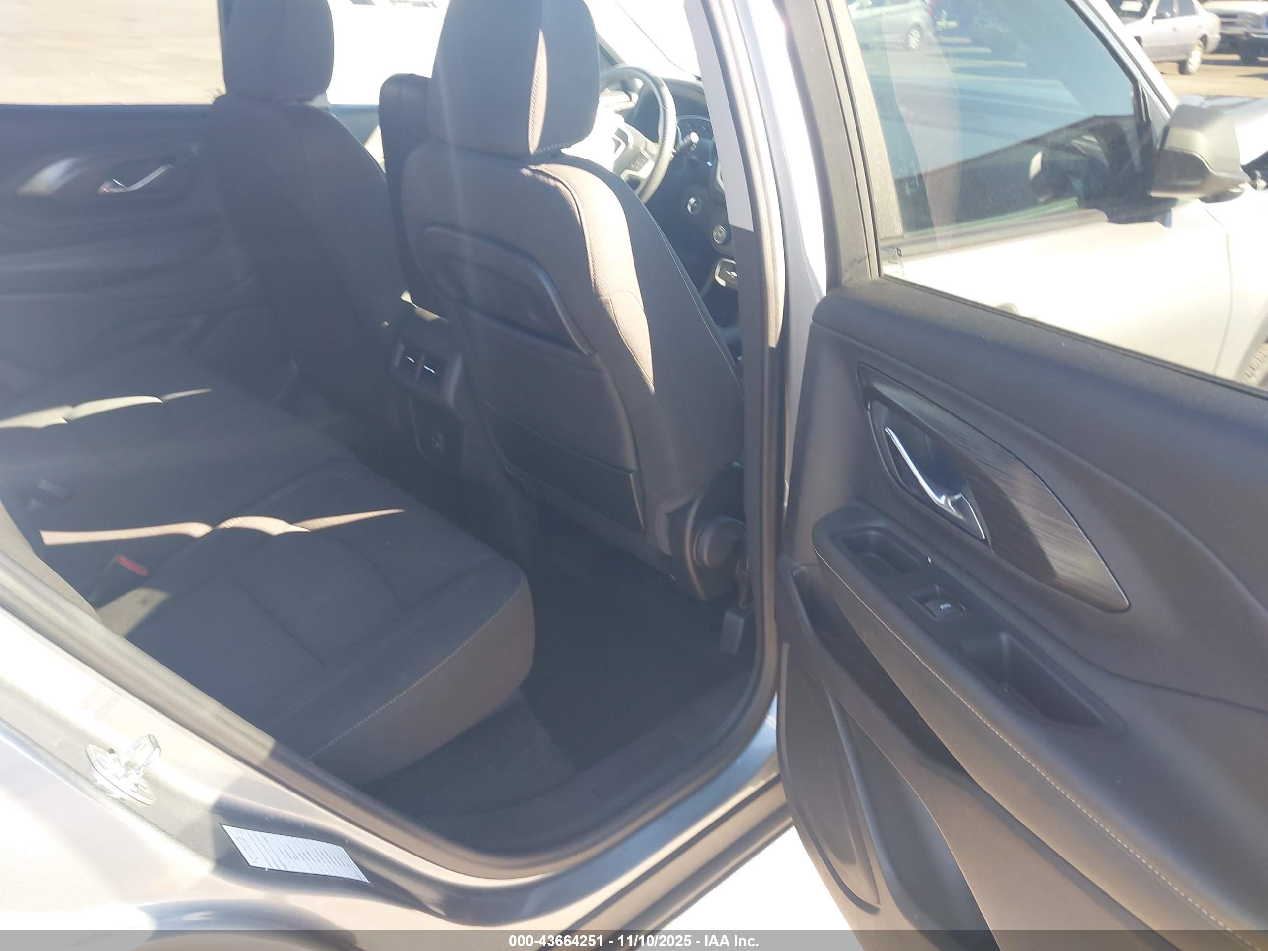 GMC TERRAIN image 8