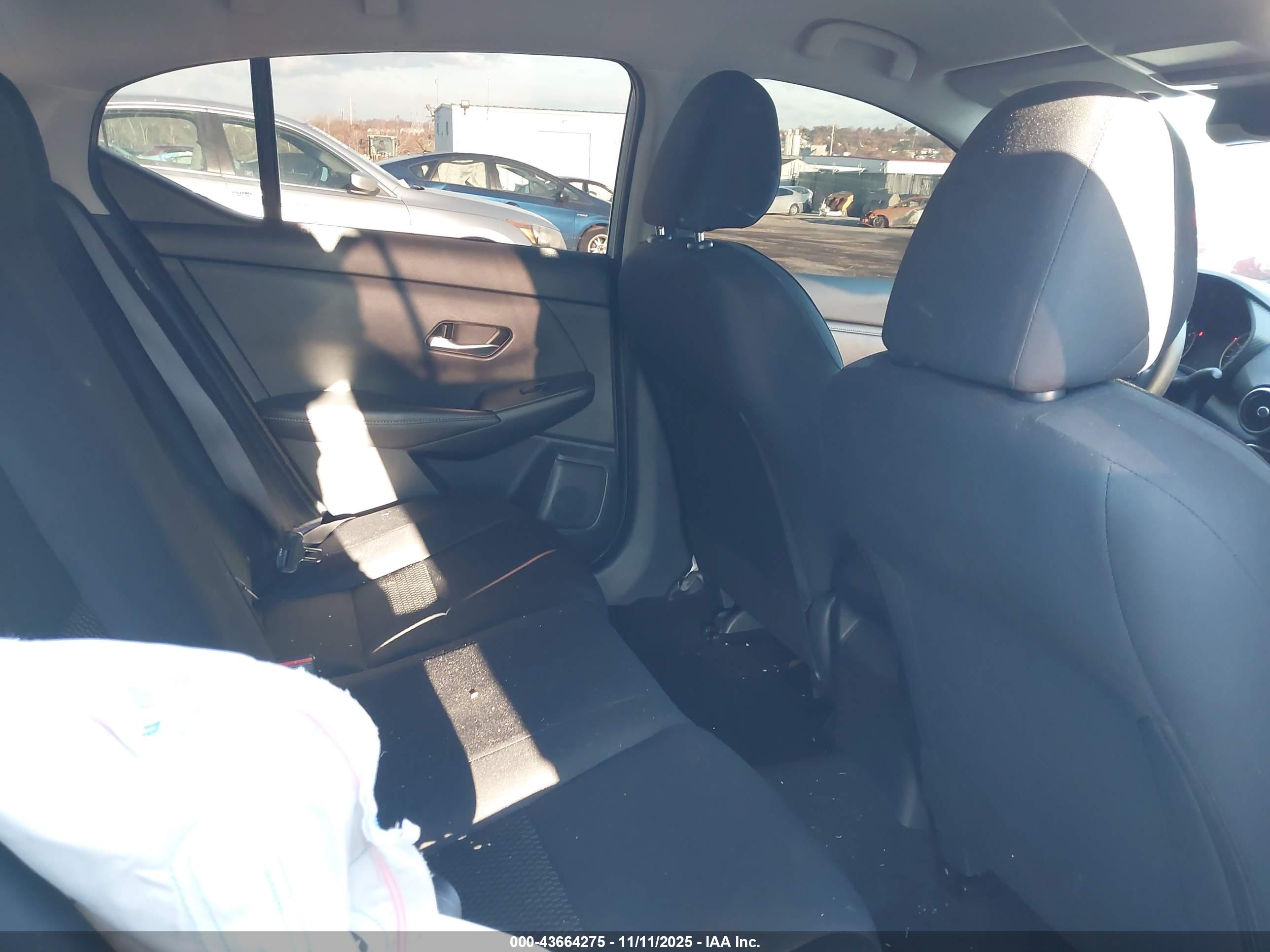 NISSAN SENTRA image 8
