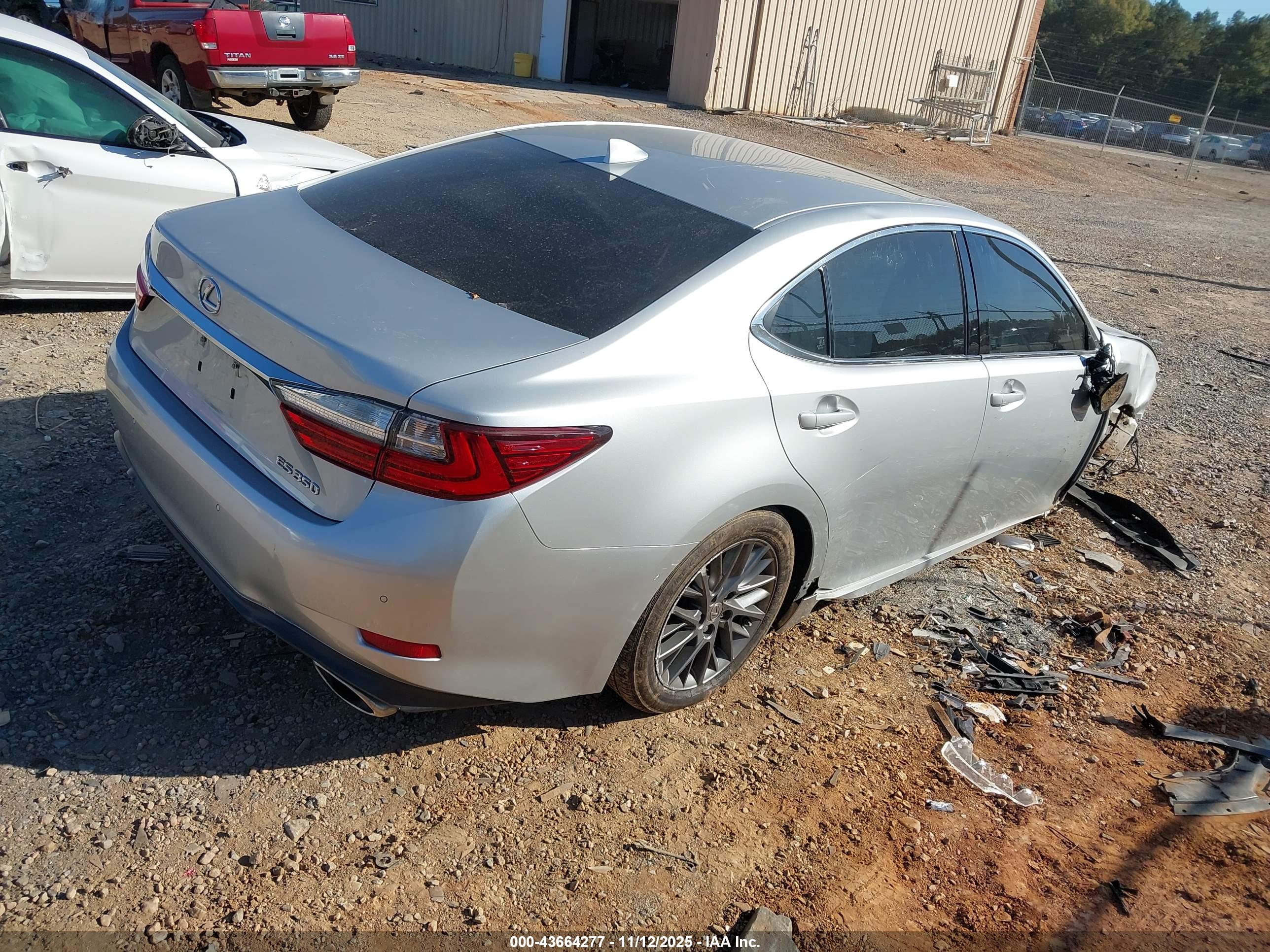 LEXUS ES image 4