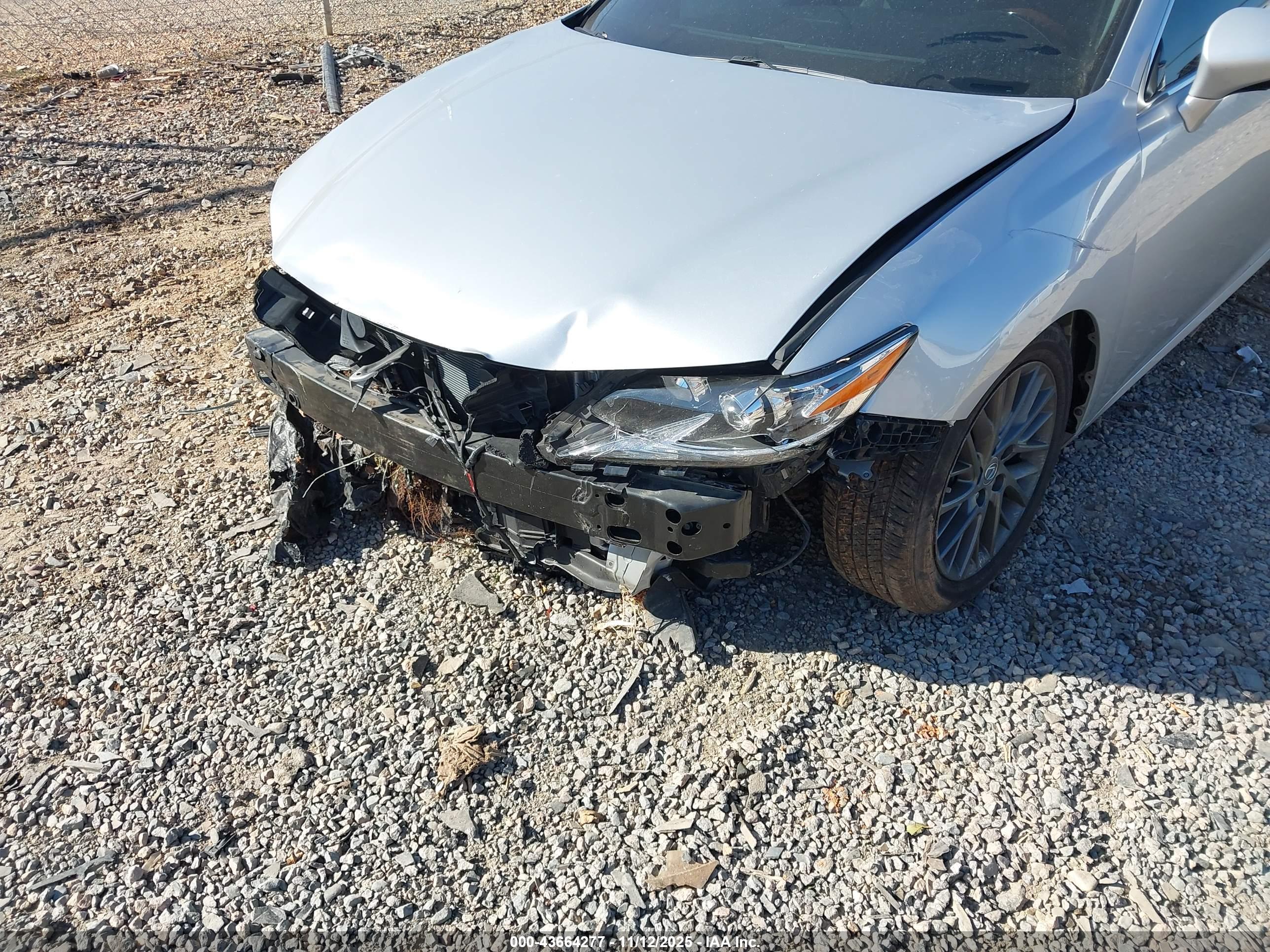 LEXUS ES image 6