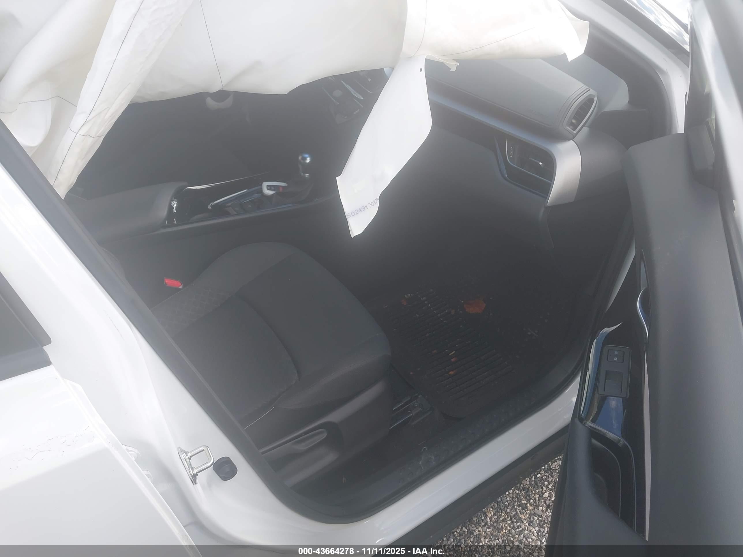TOYOTA C-HR image 5