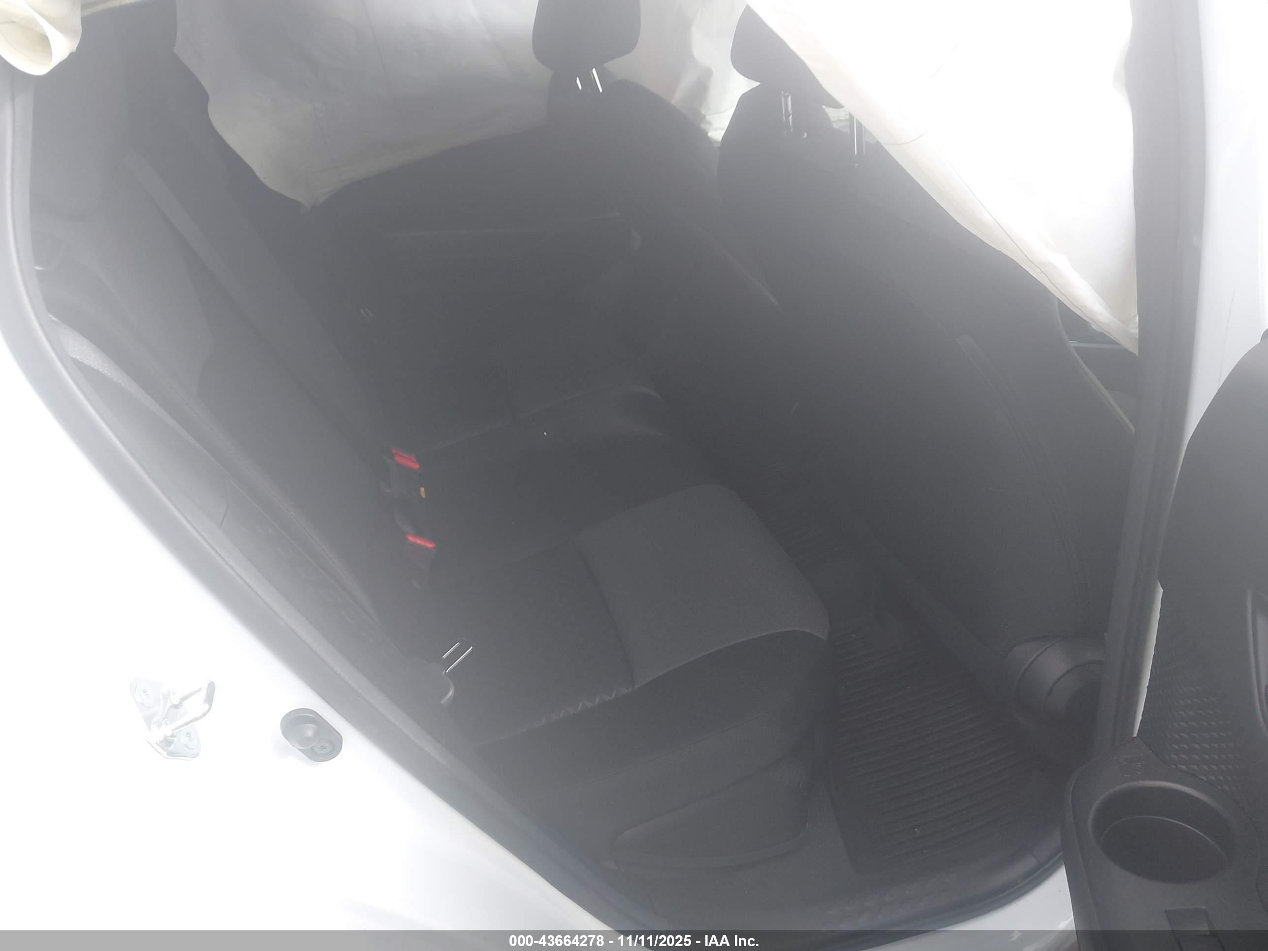 TOYOTA C-HR image 8