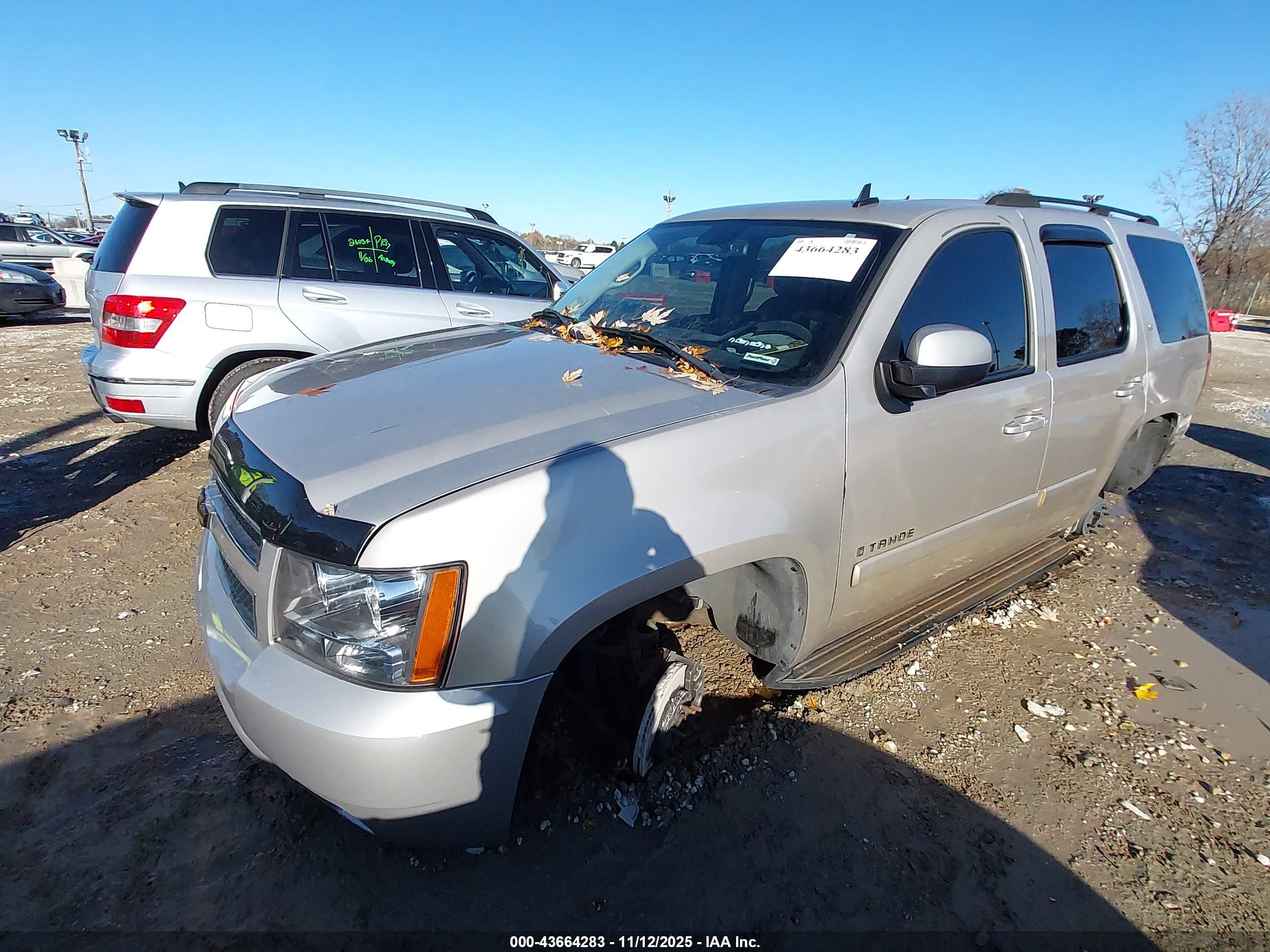CHEVROLET TAHOE image 2