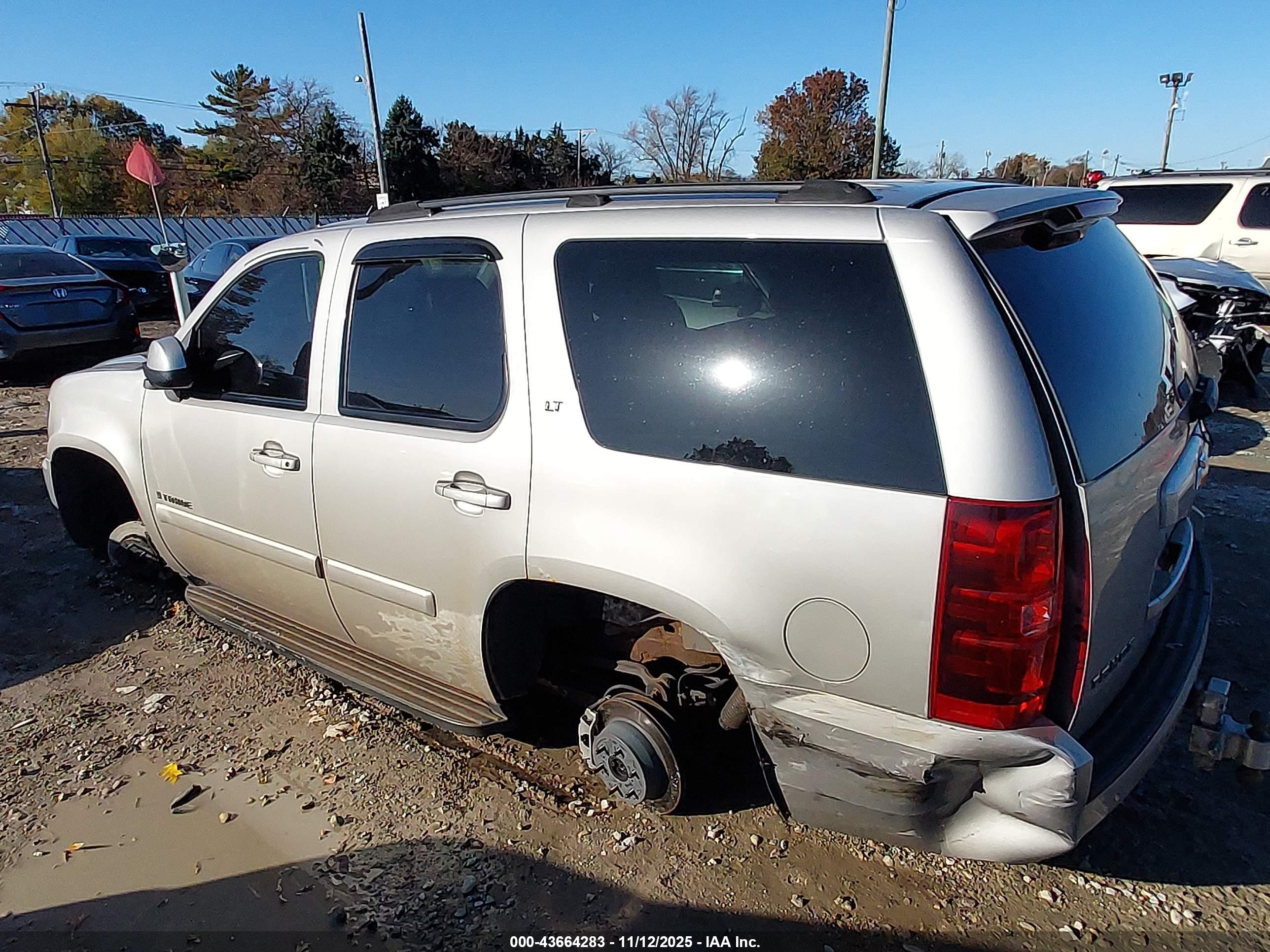 CHEVROLET TAHOE image 3
