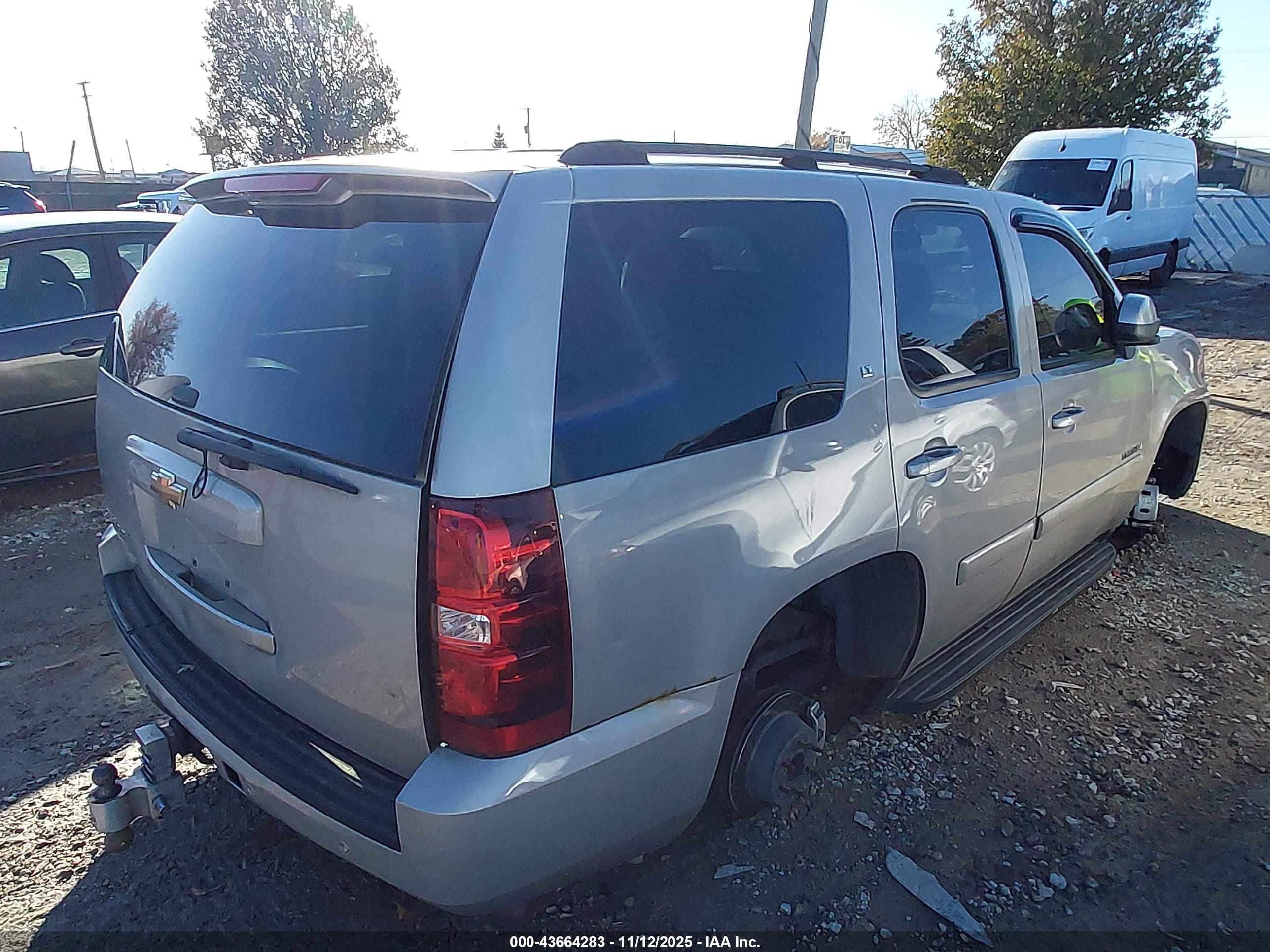 CHEVROLET TAHOE image 4