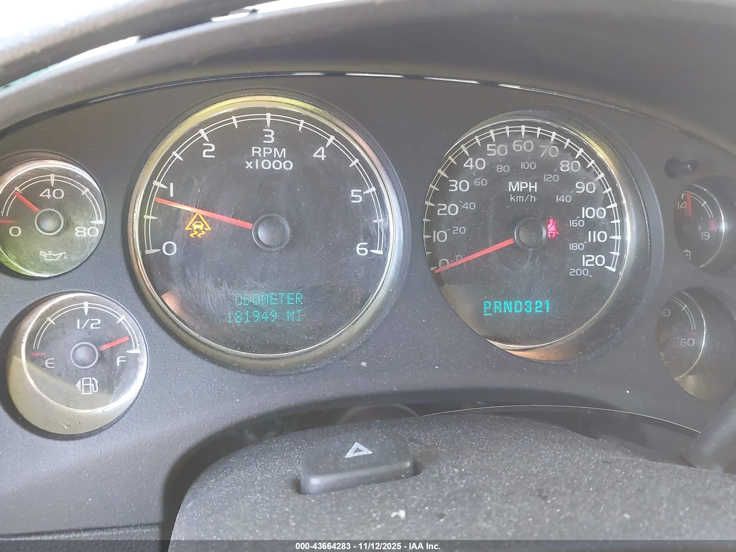 CHEVROLET TAHOE image 7