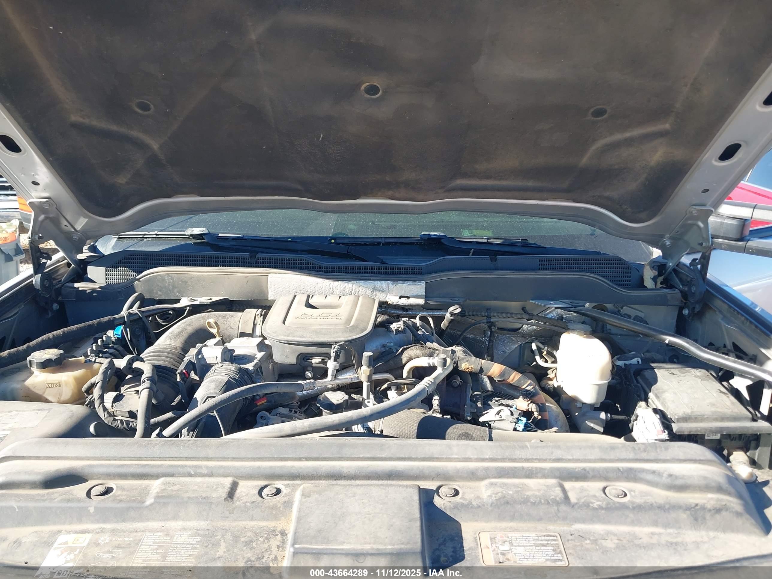 CHEVROLET SILVERADO image 10