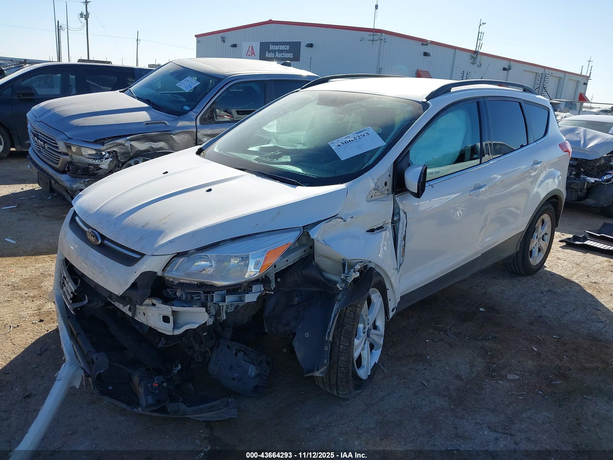 FORD ESCAPE image 2