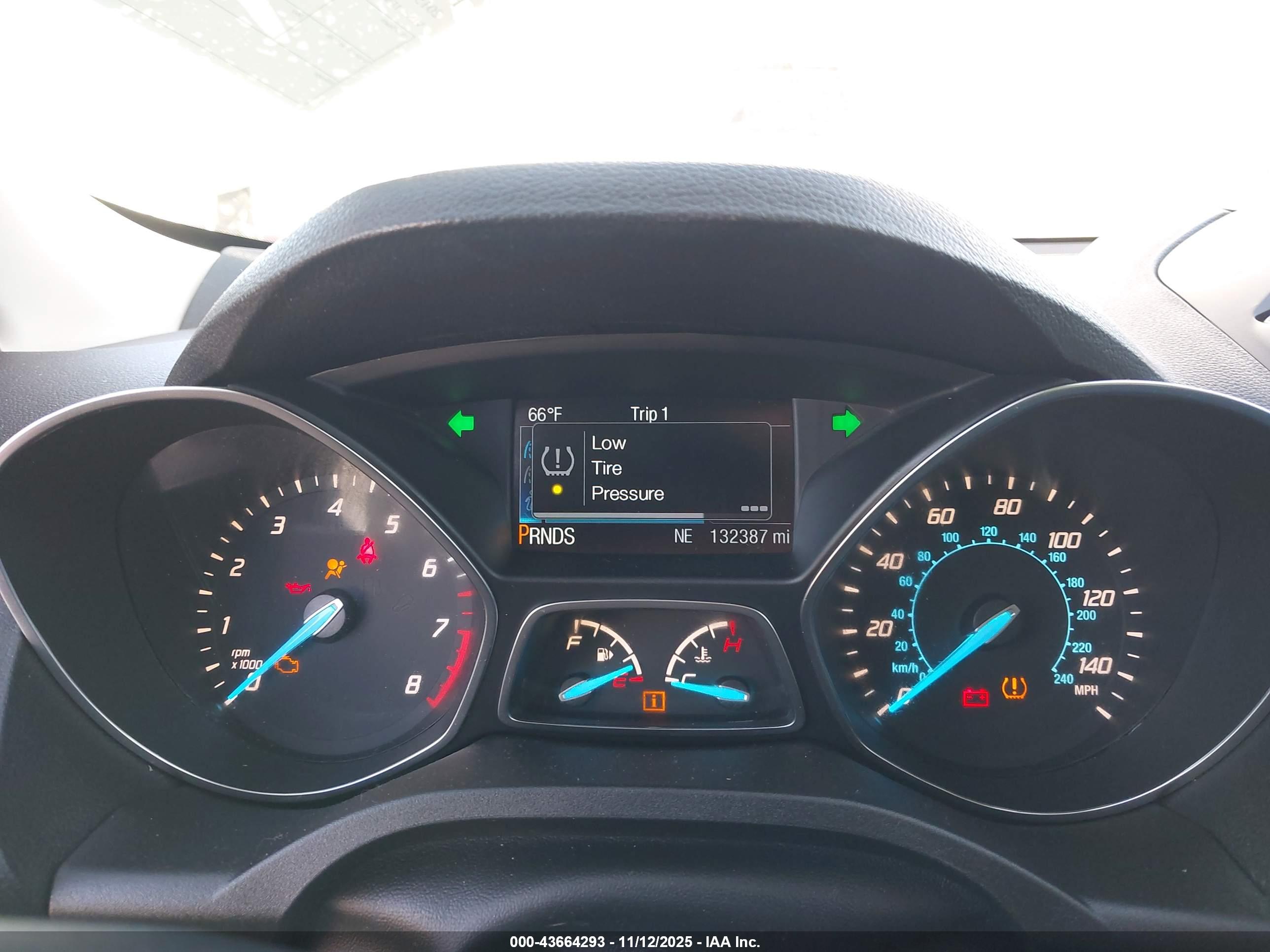 FORD ESCAPE image 7