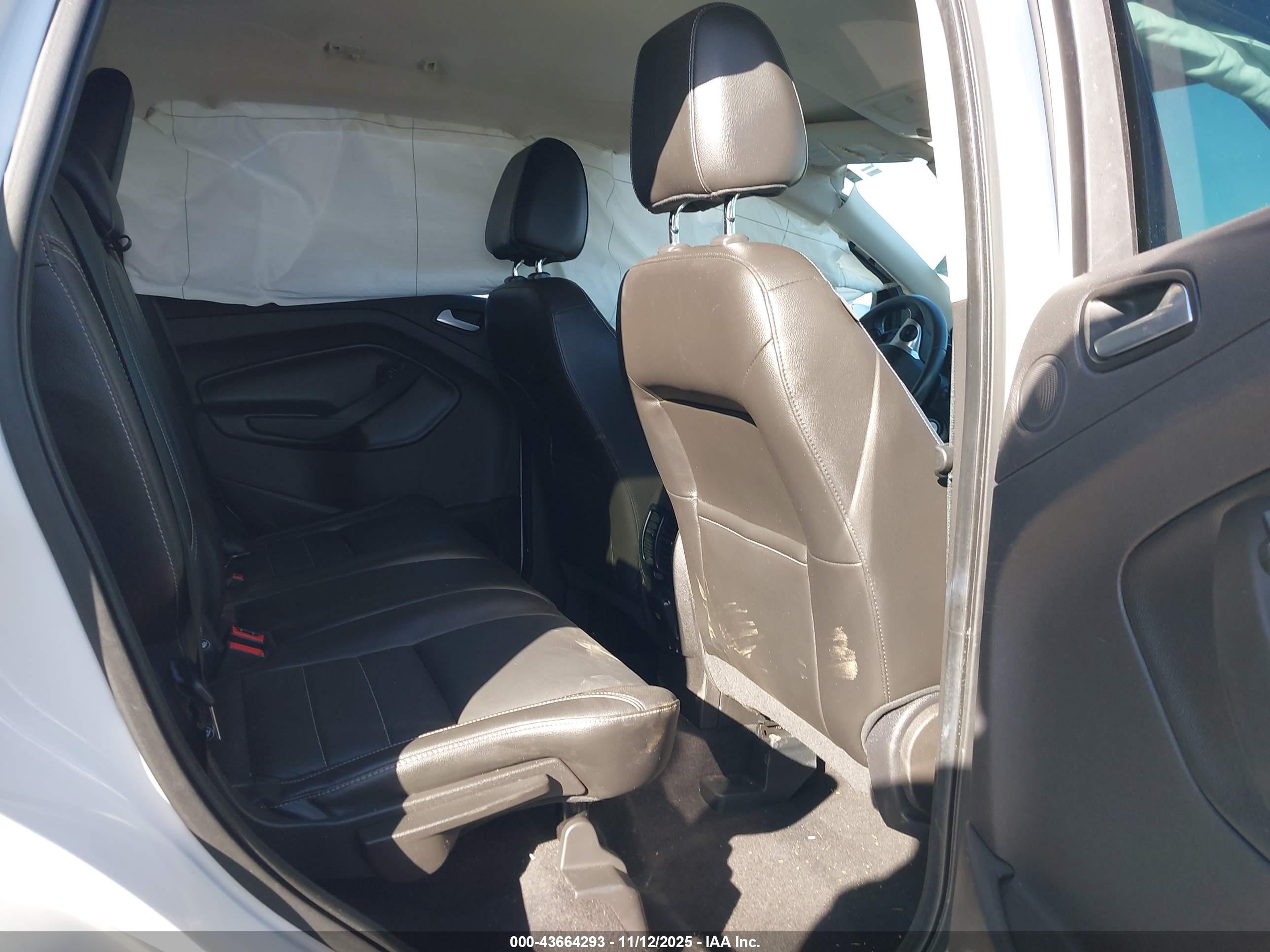FORD ESCAPE image 8