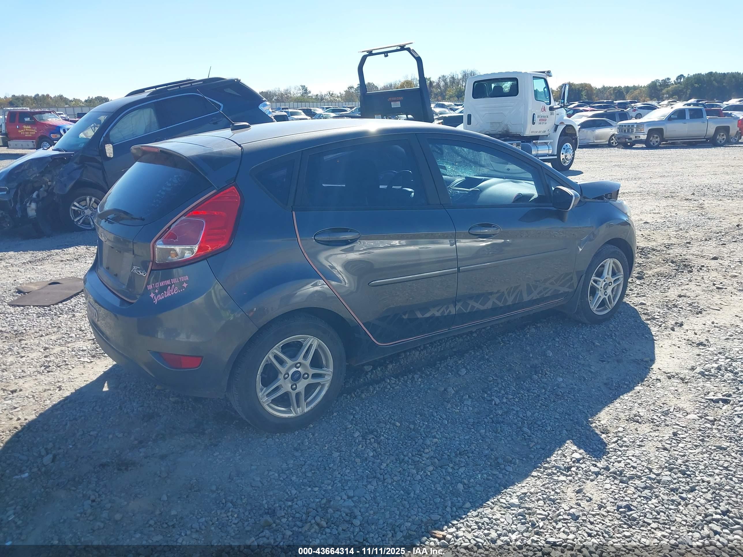 FORD FIESTA image 4