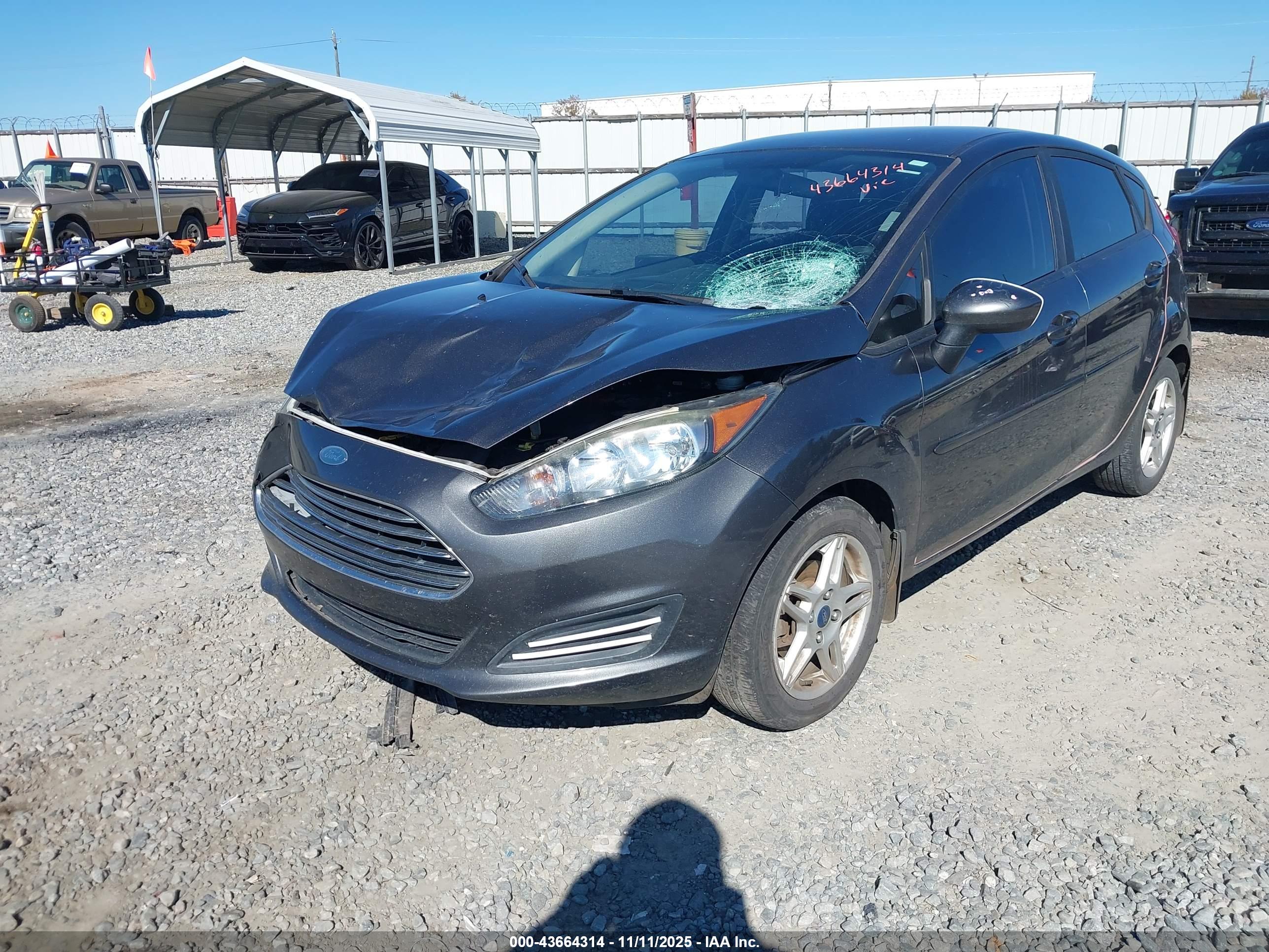 FORD FIESTA image 6