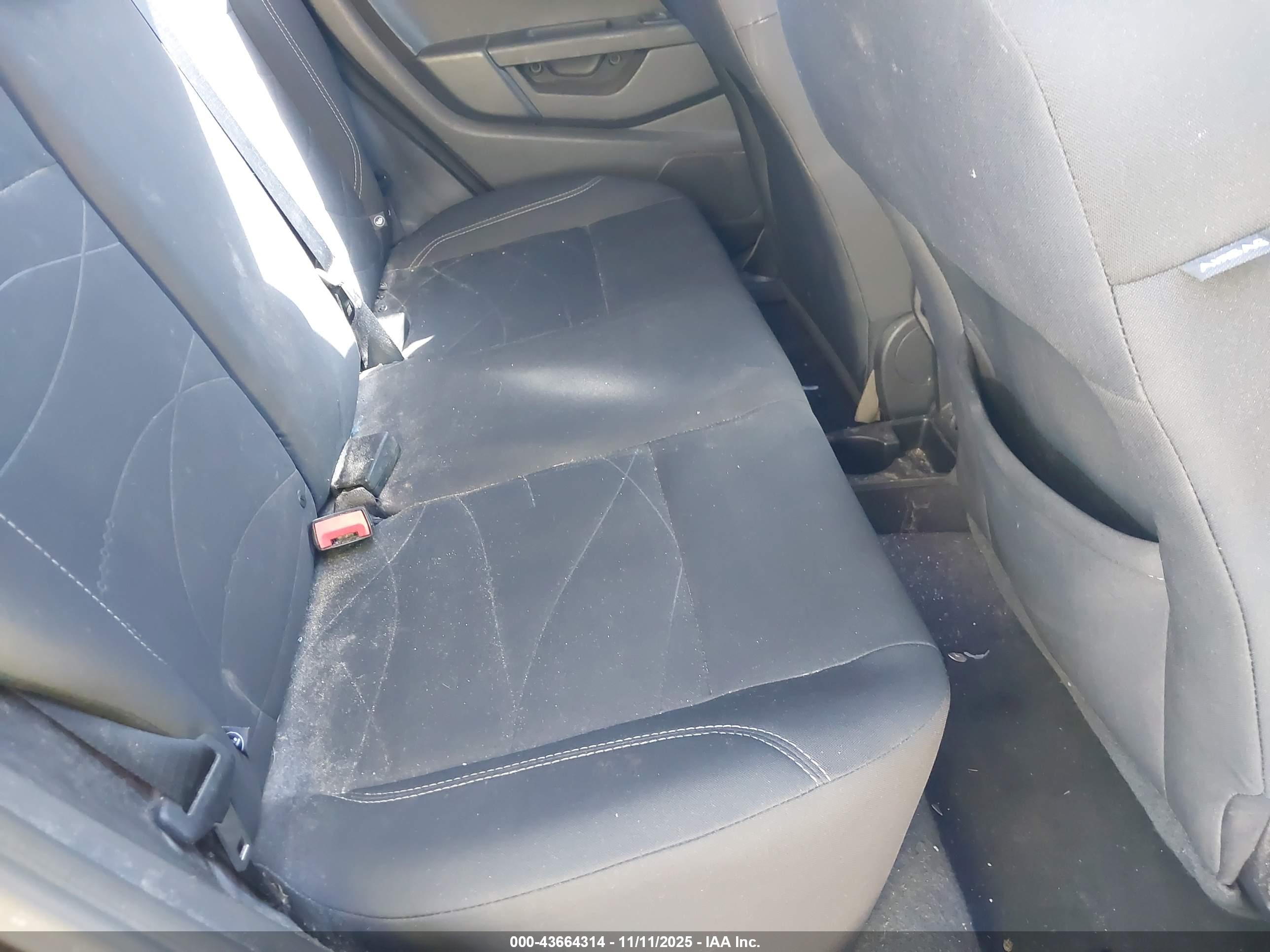 FORD FIESTA image 8
