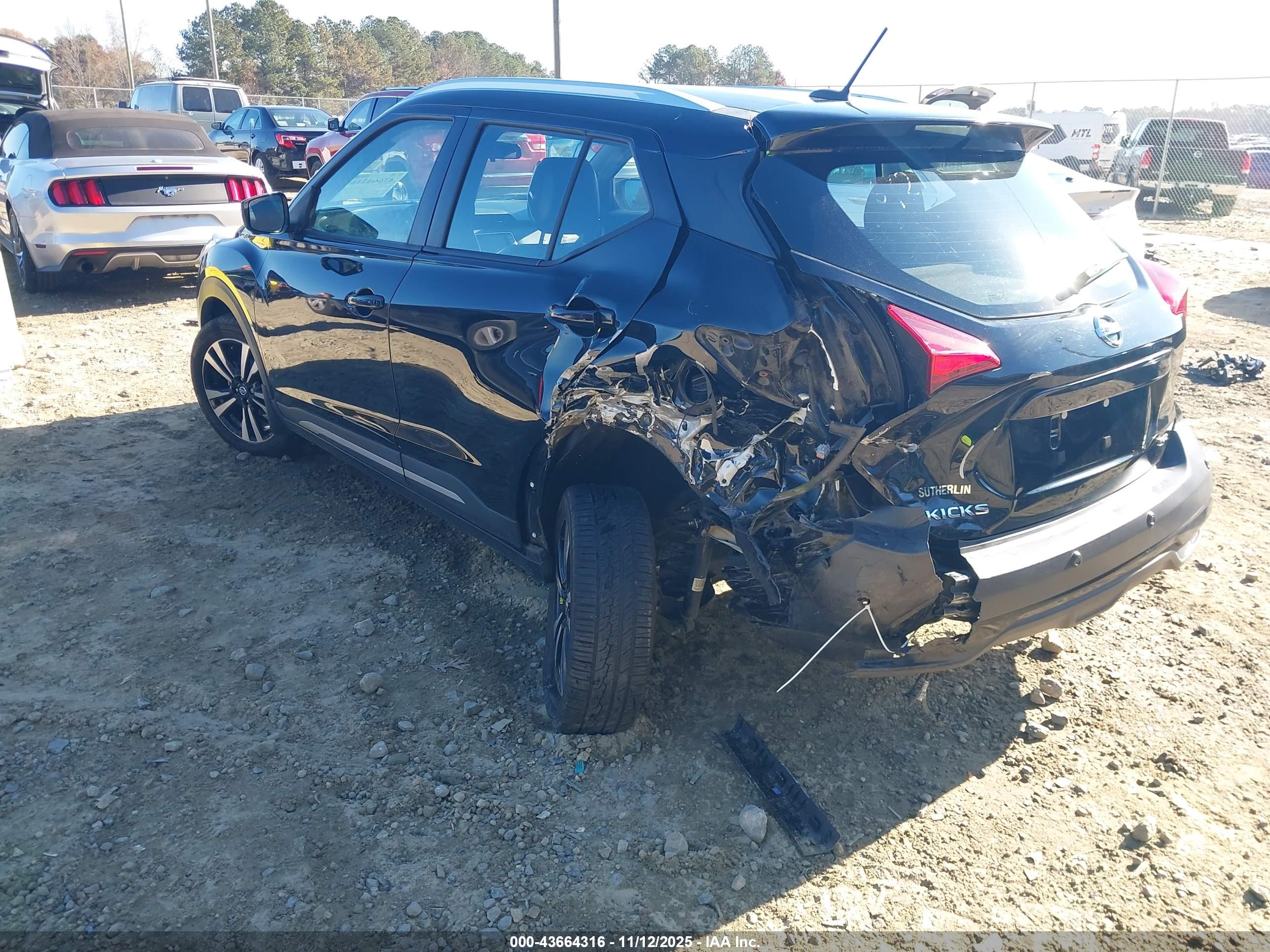 NISSAN KICKS image 3