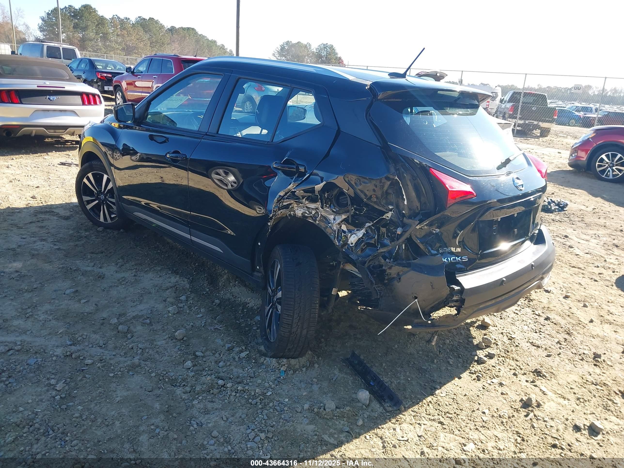 NISSAN KICKS image 6