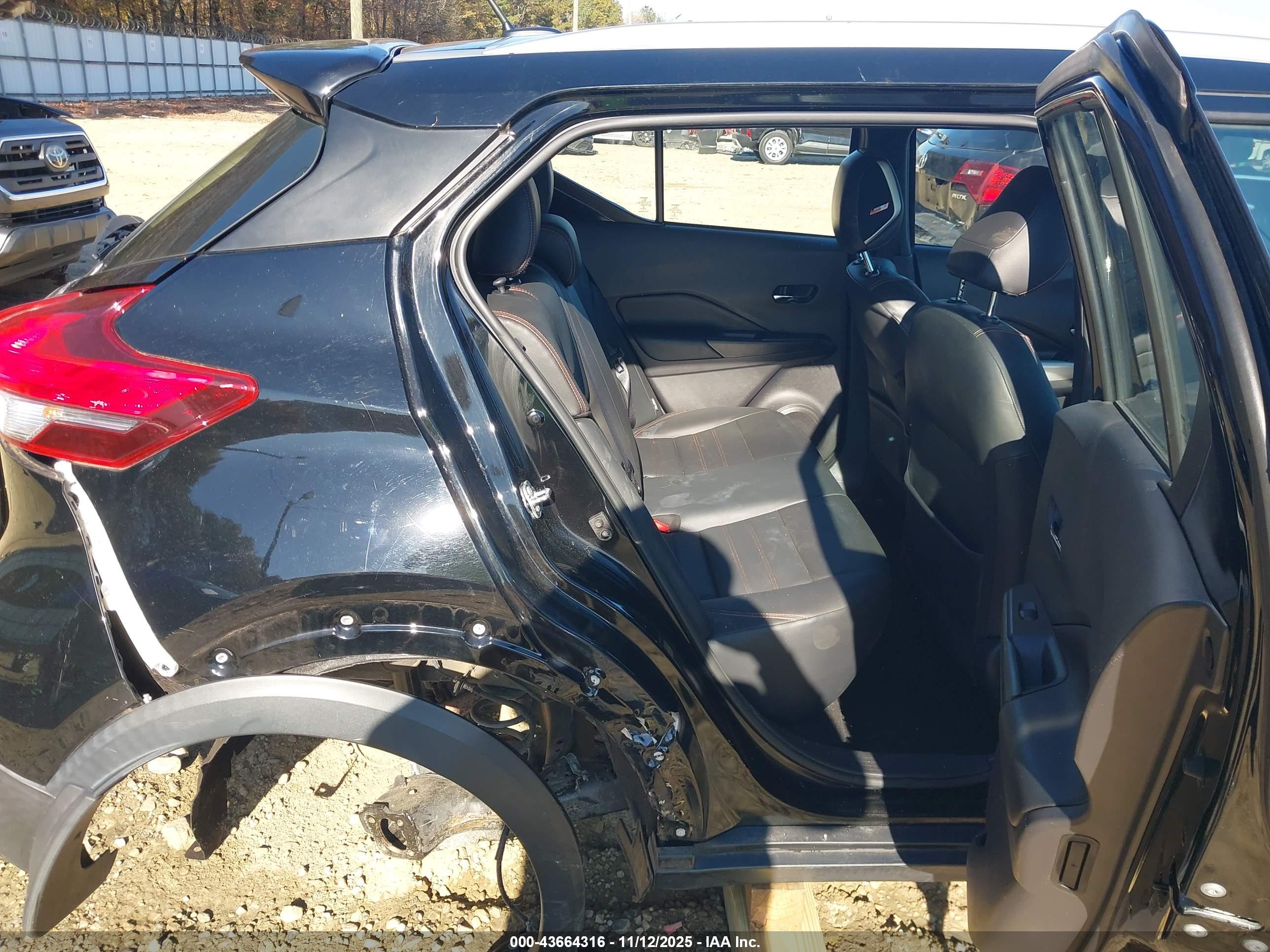 NISSAN KICKS image 8