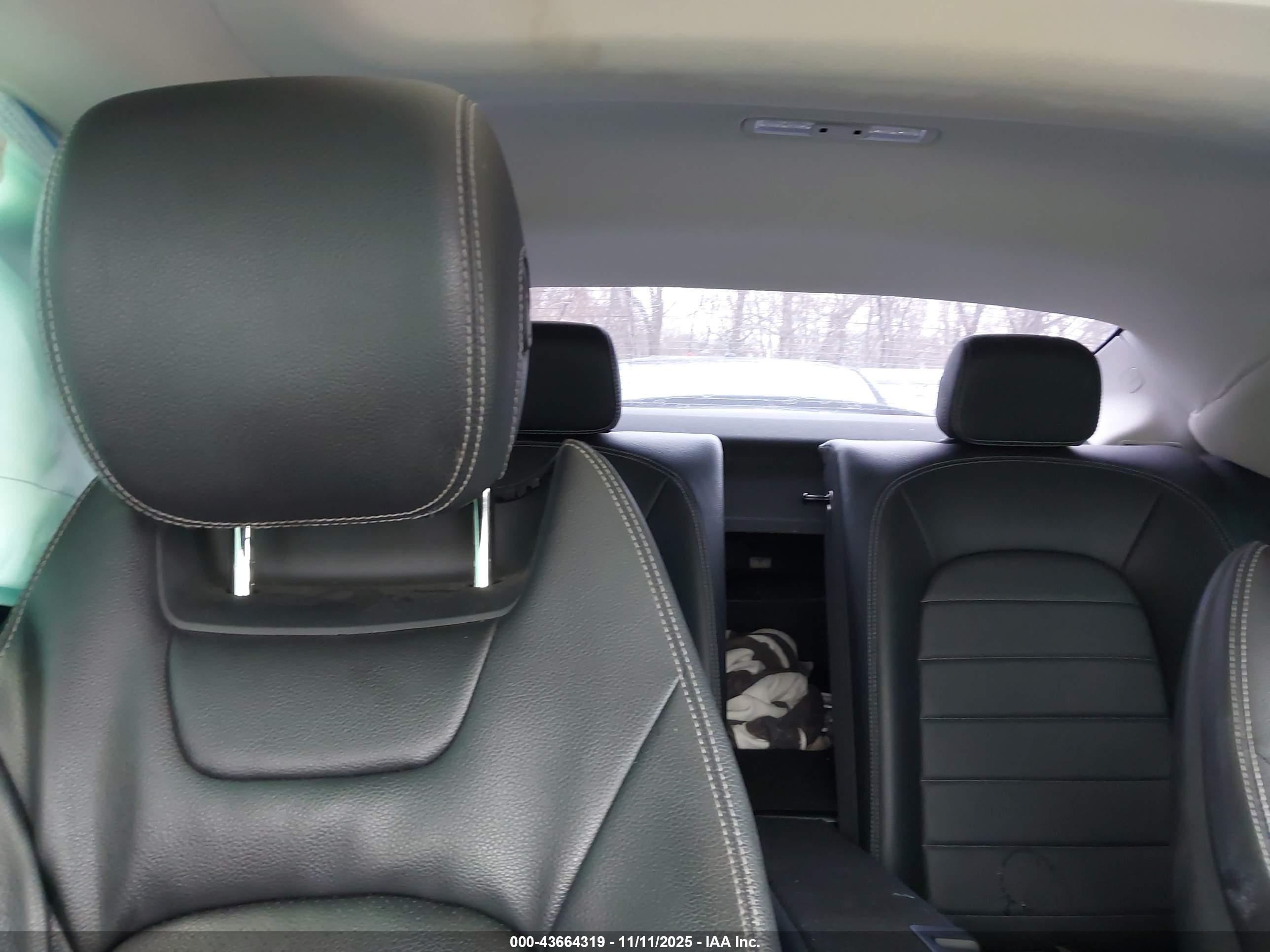 MERCEDES-BENZ C image 8