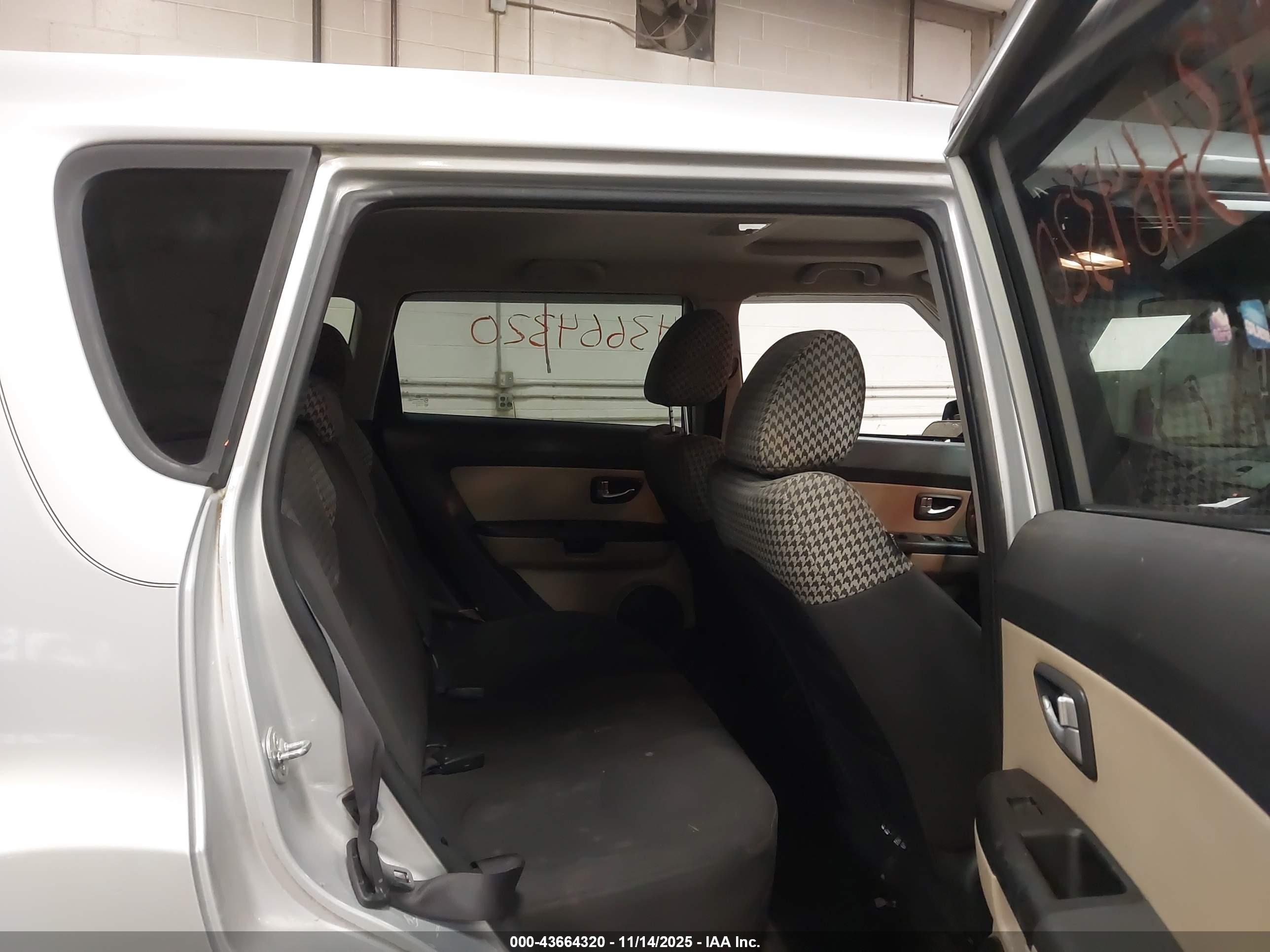 KIA SOUL image 8