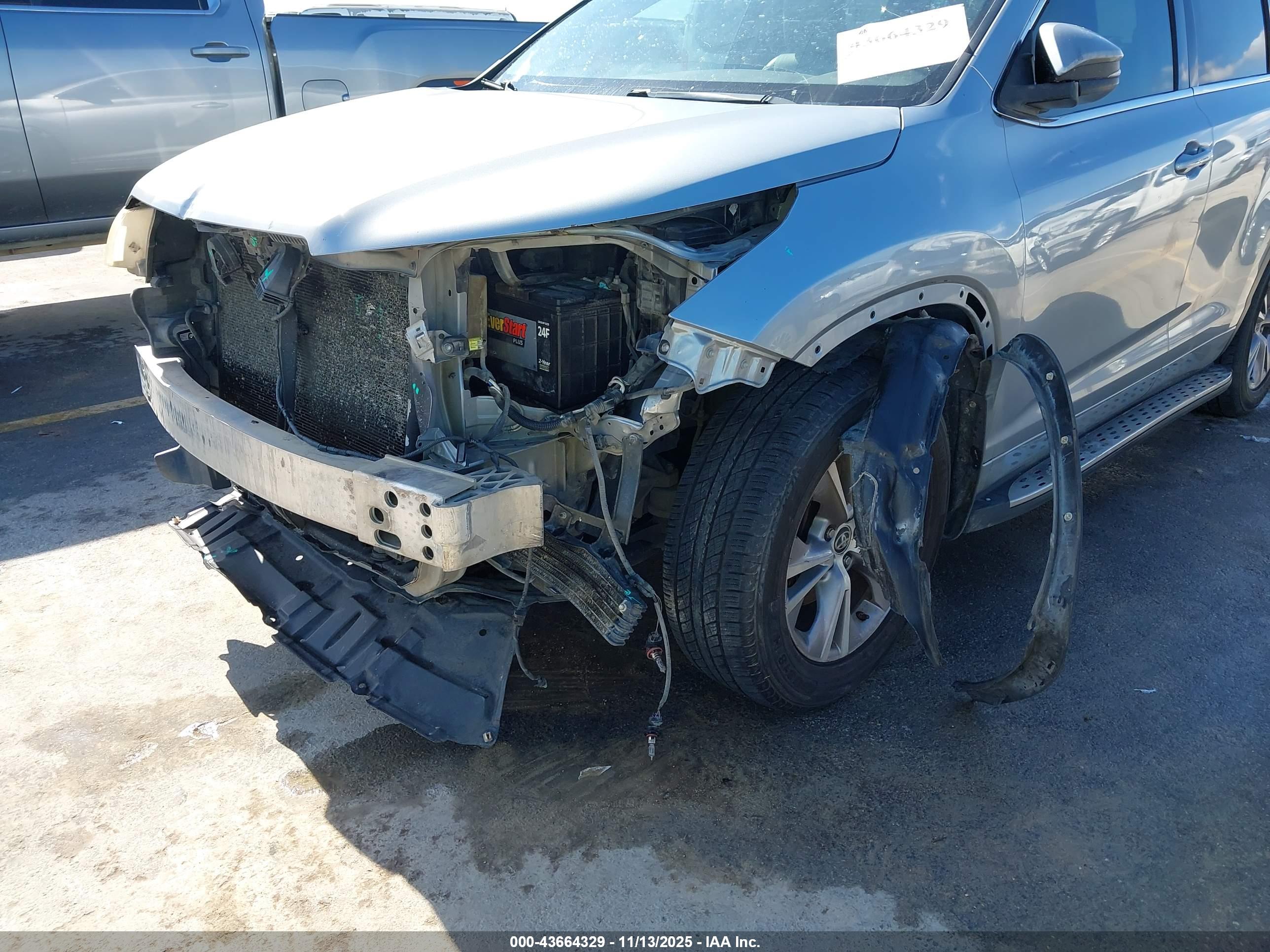 TOYOTA HIGHLANDER image 6