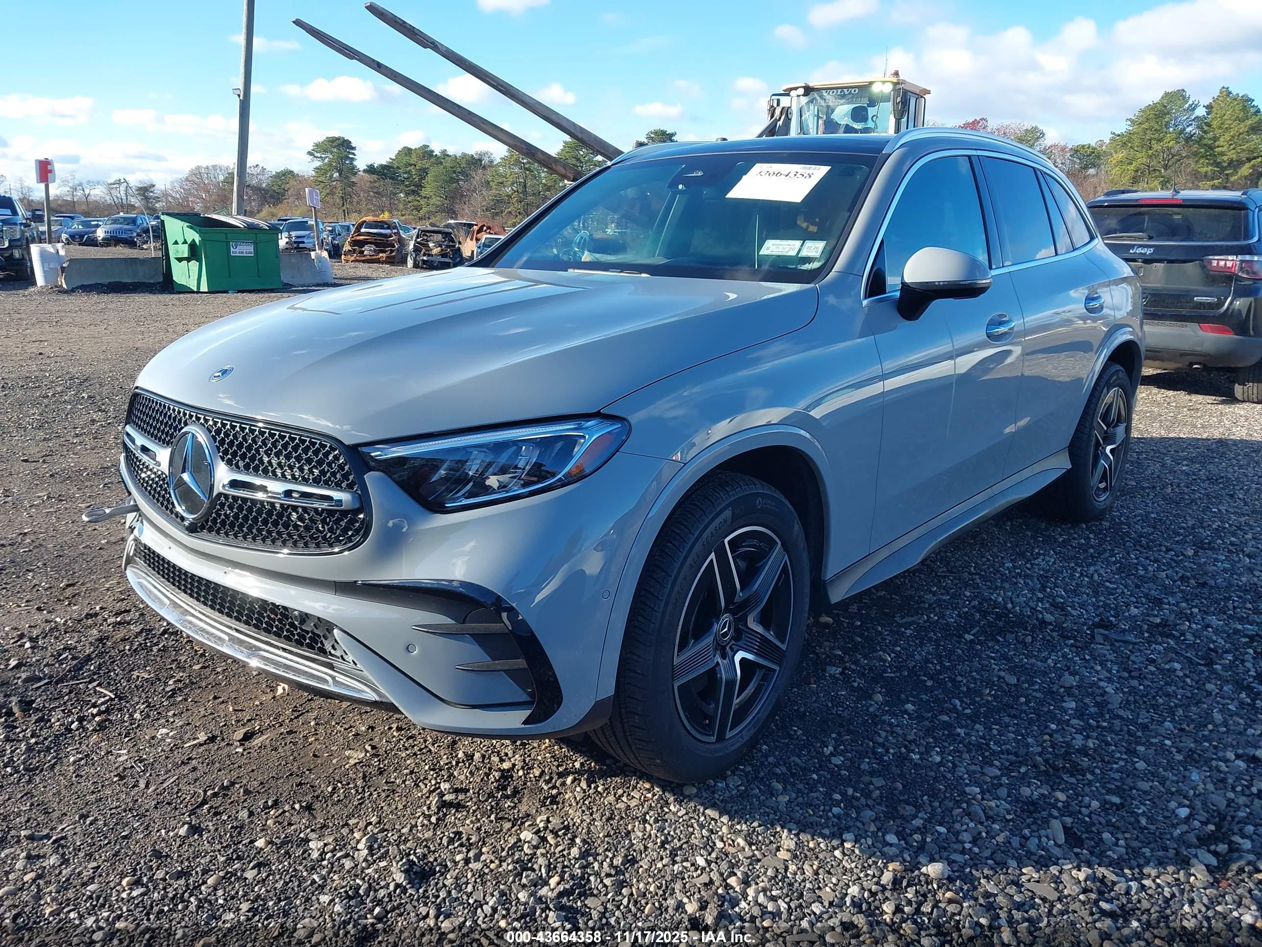 MERCEDES-BENZ GLC image 2