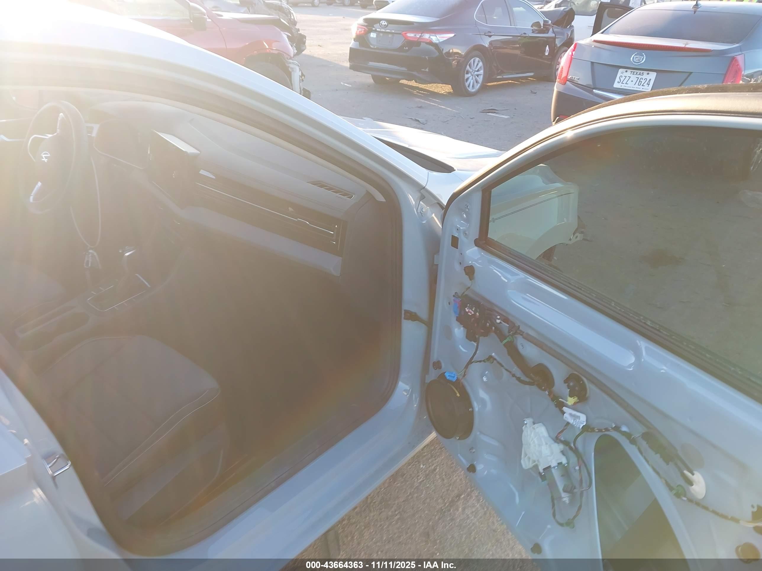 VOLKSWAGEN JETTA image 5