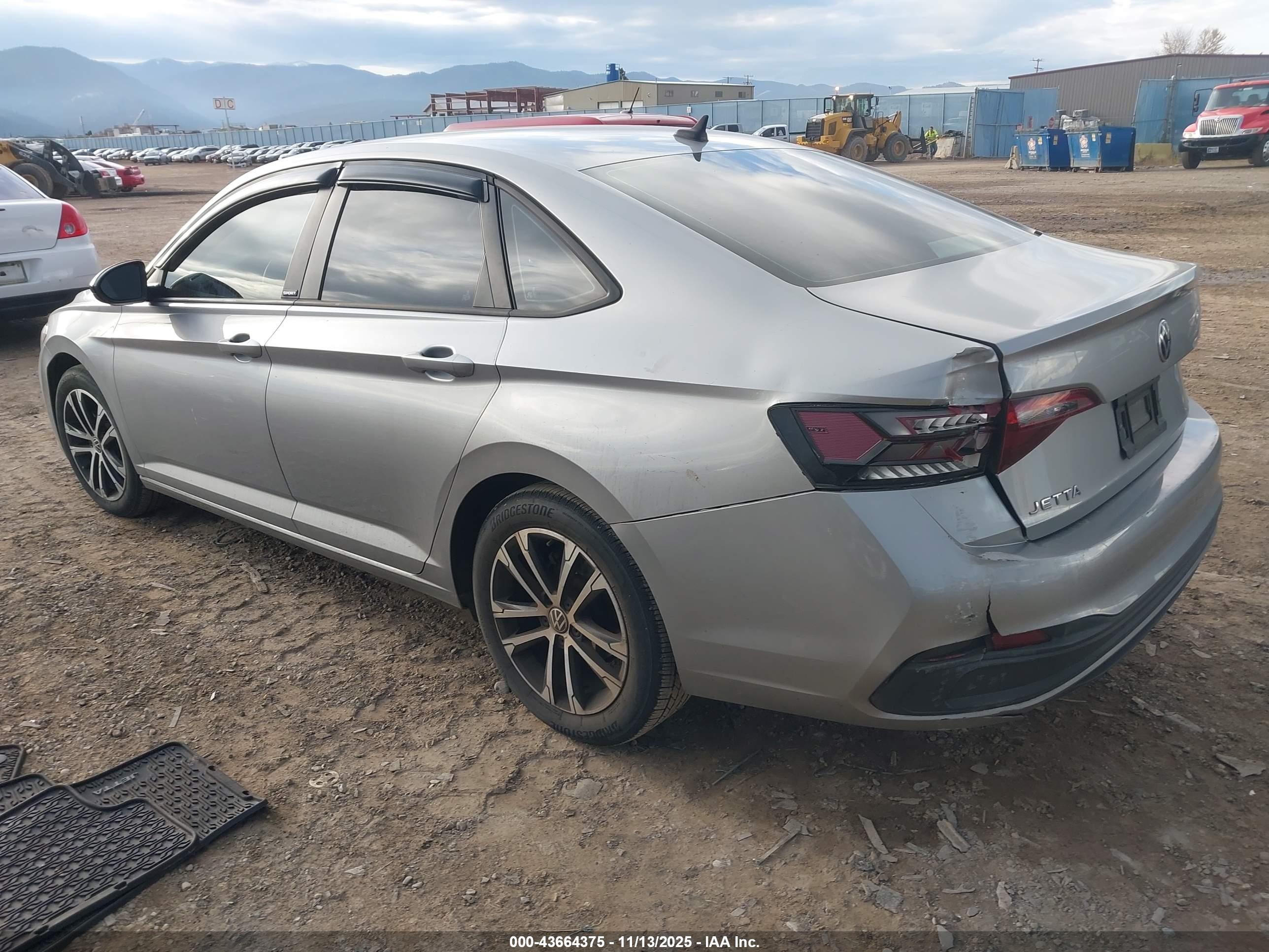 VOLKSWAGEN JETTA image 3