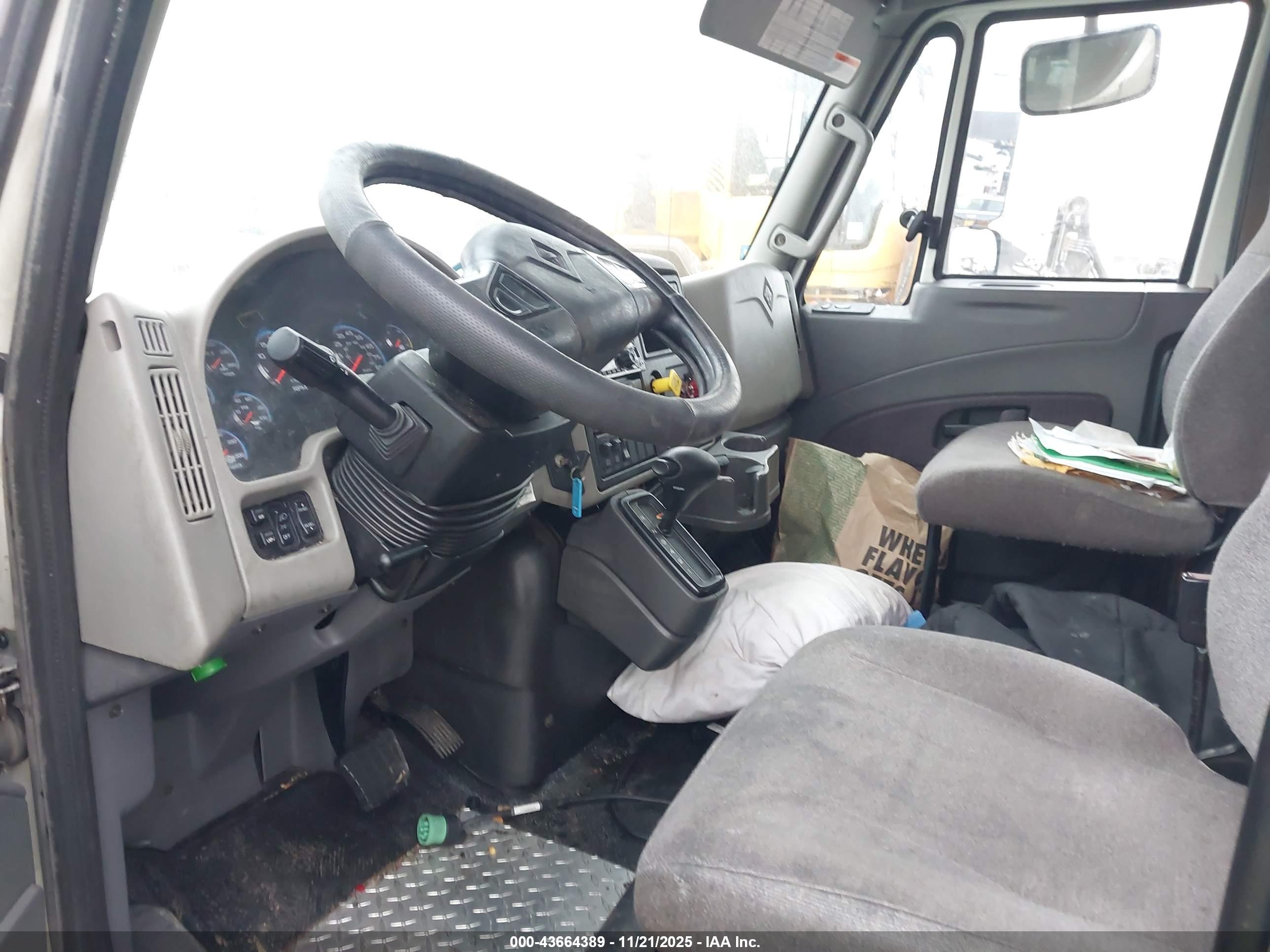 INTERNATIONAL DURASTAR image 8