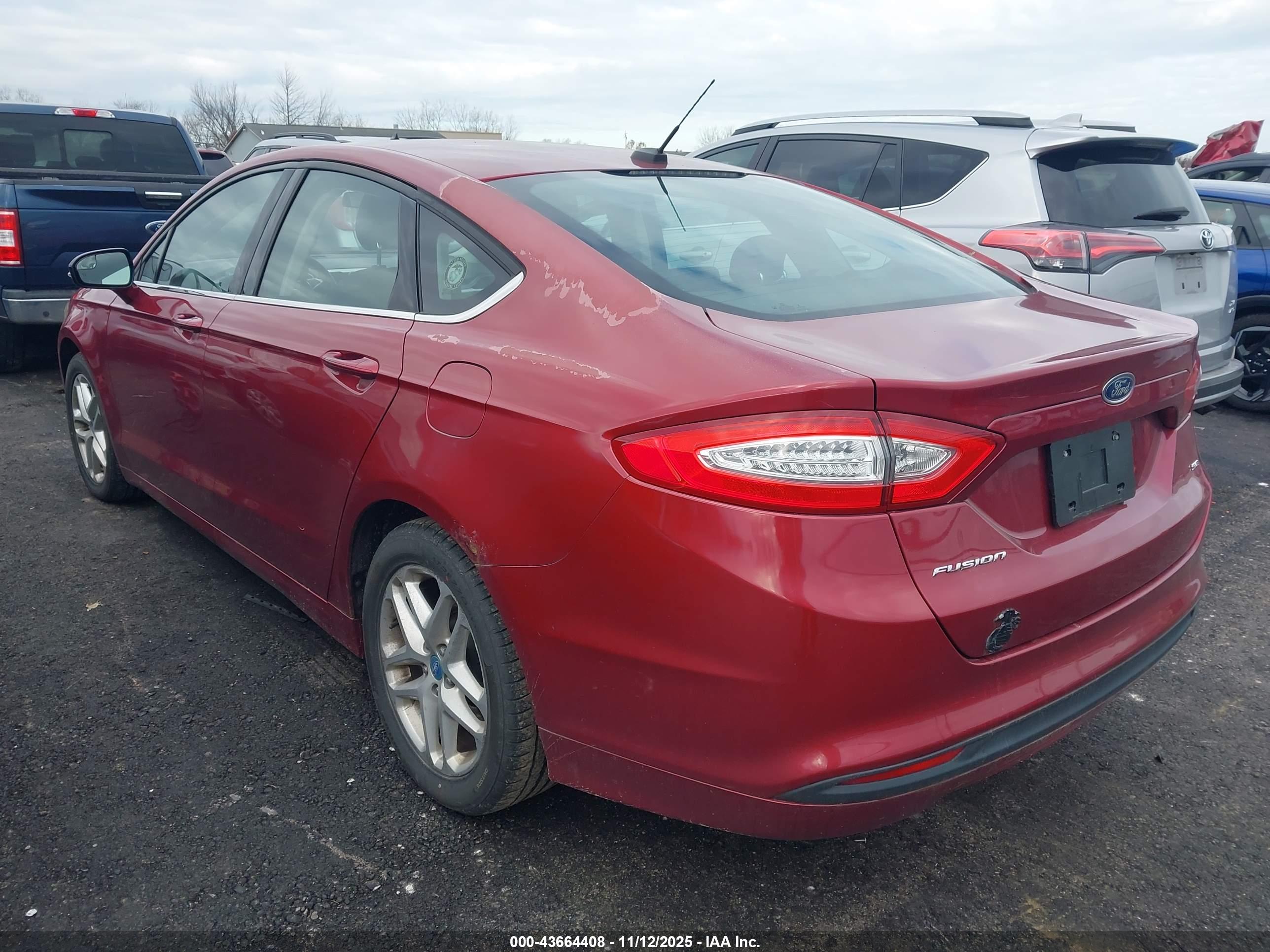 FORD FUSION image 3