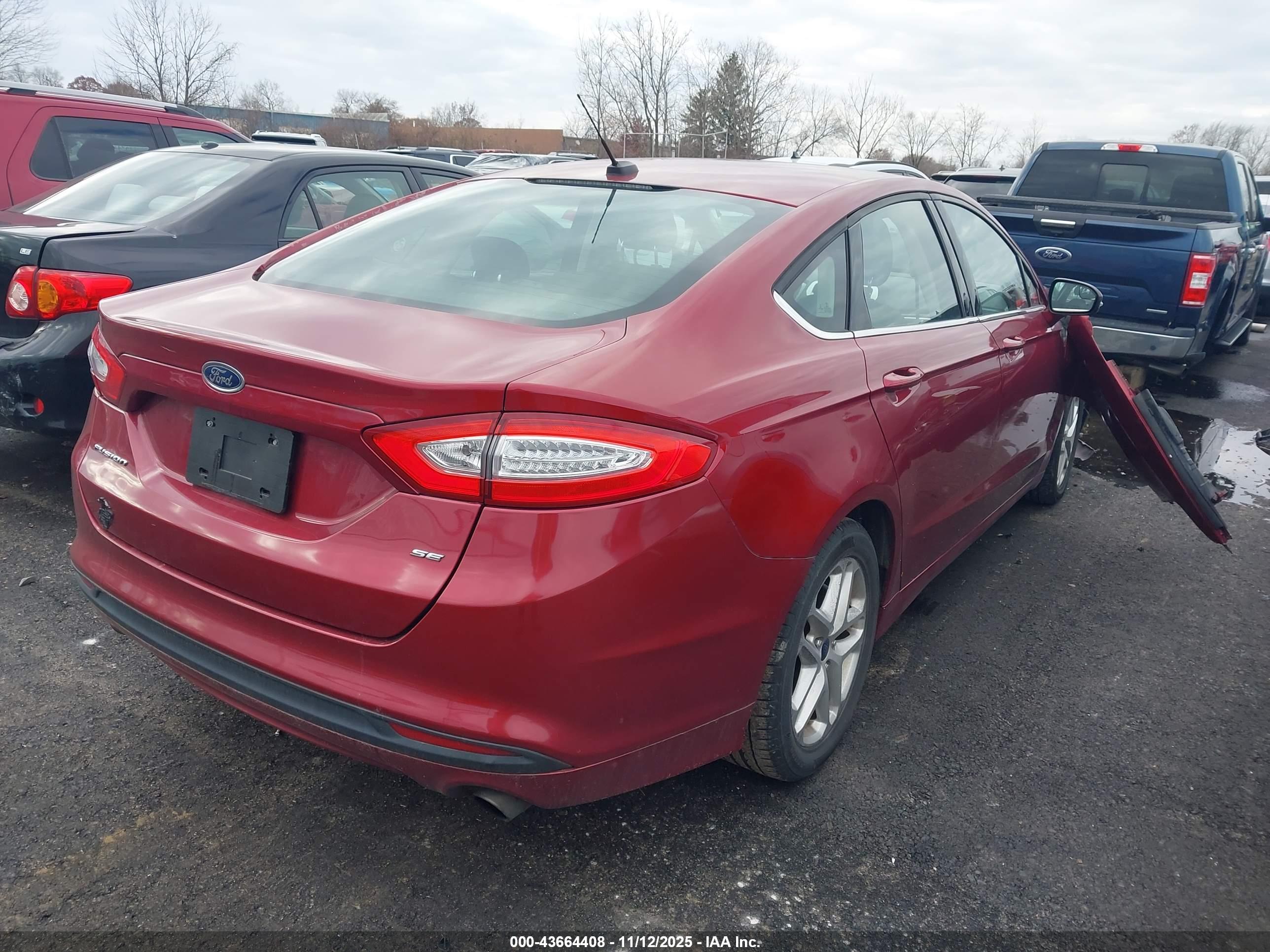 FORD FUSION image 4