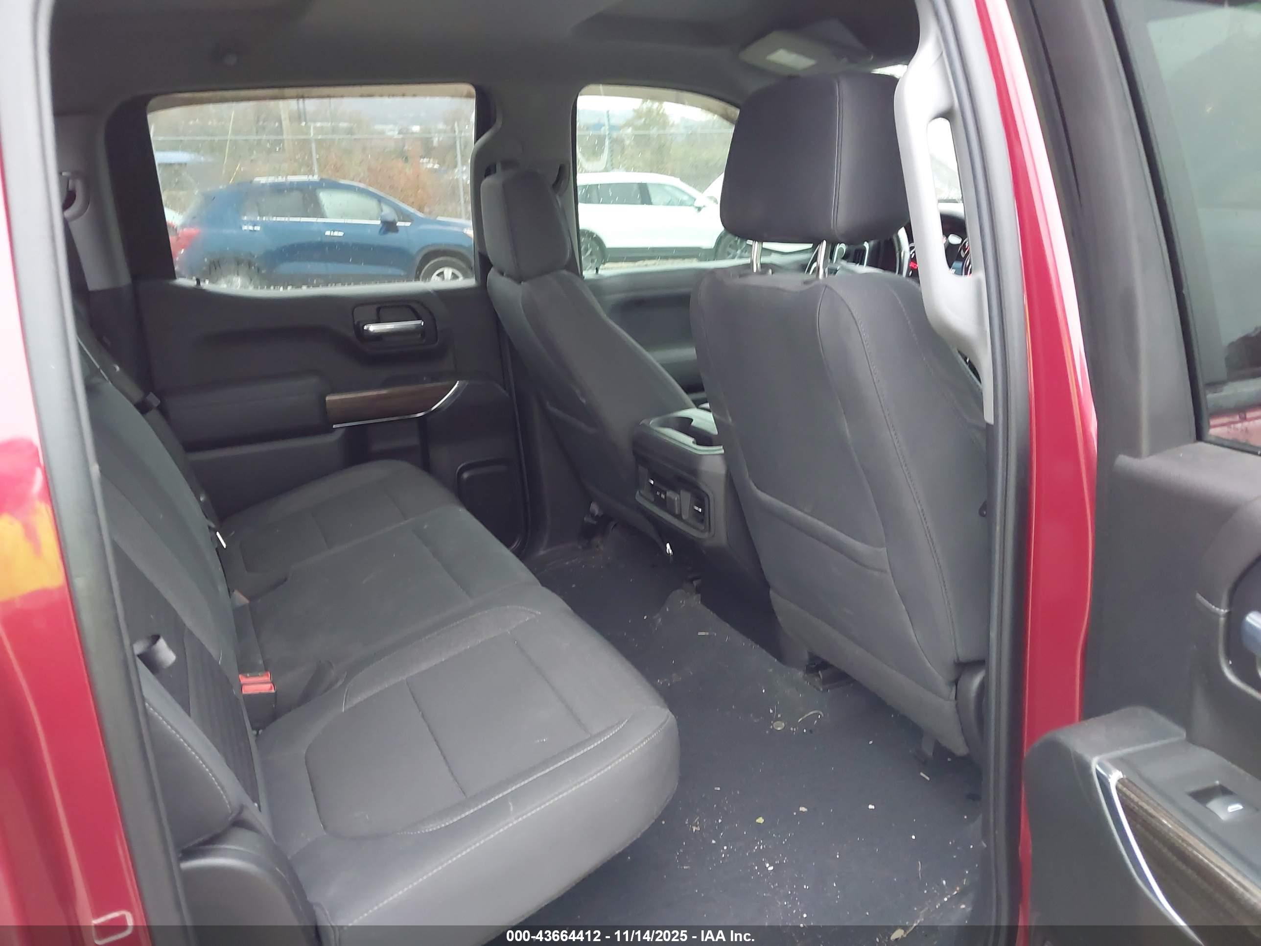 CHEVROLET SILVERADO image 8