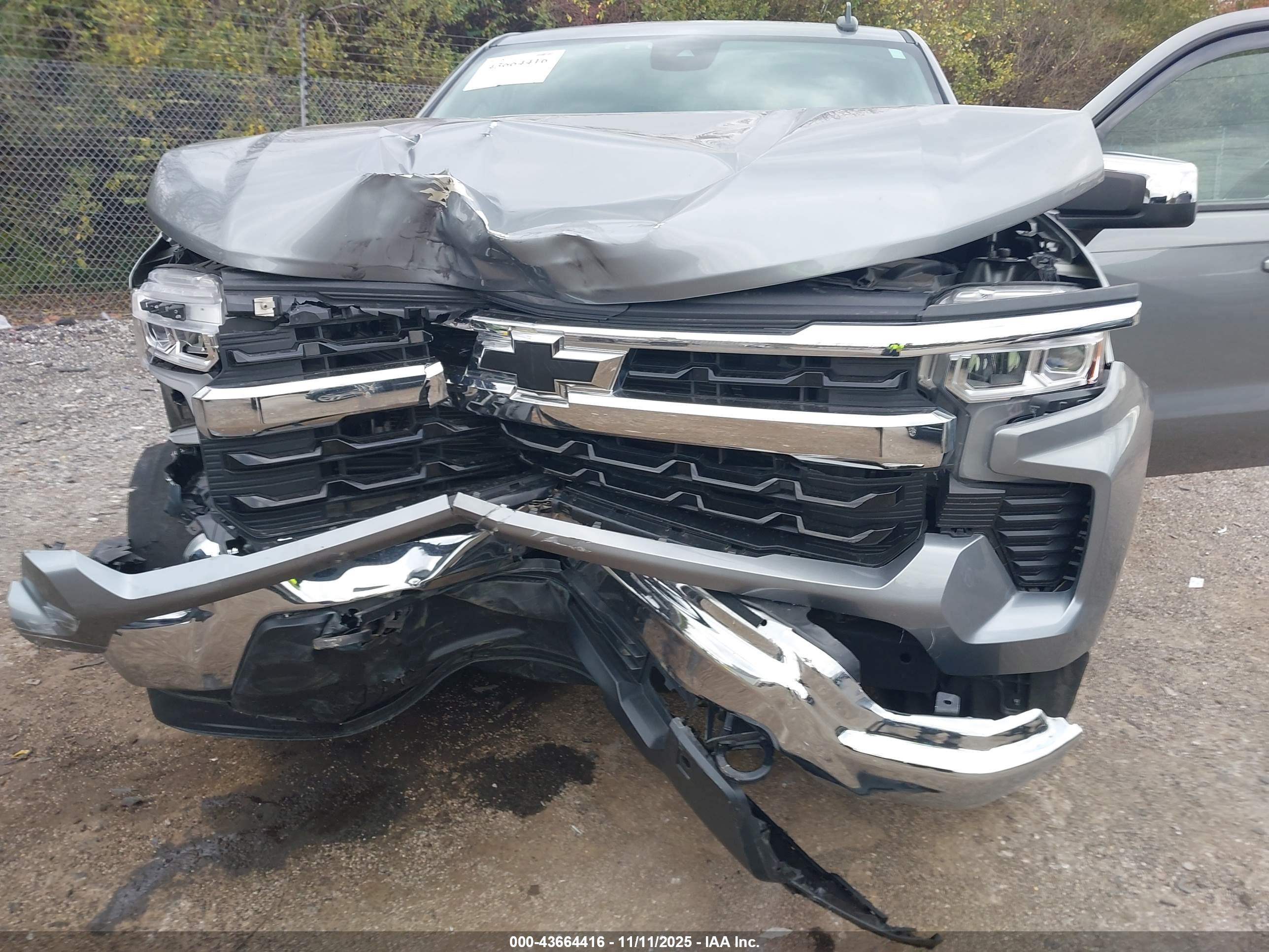 CHEVROLET SILVERADO image 6