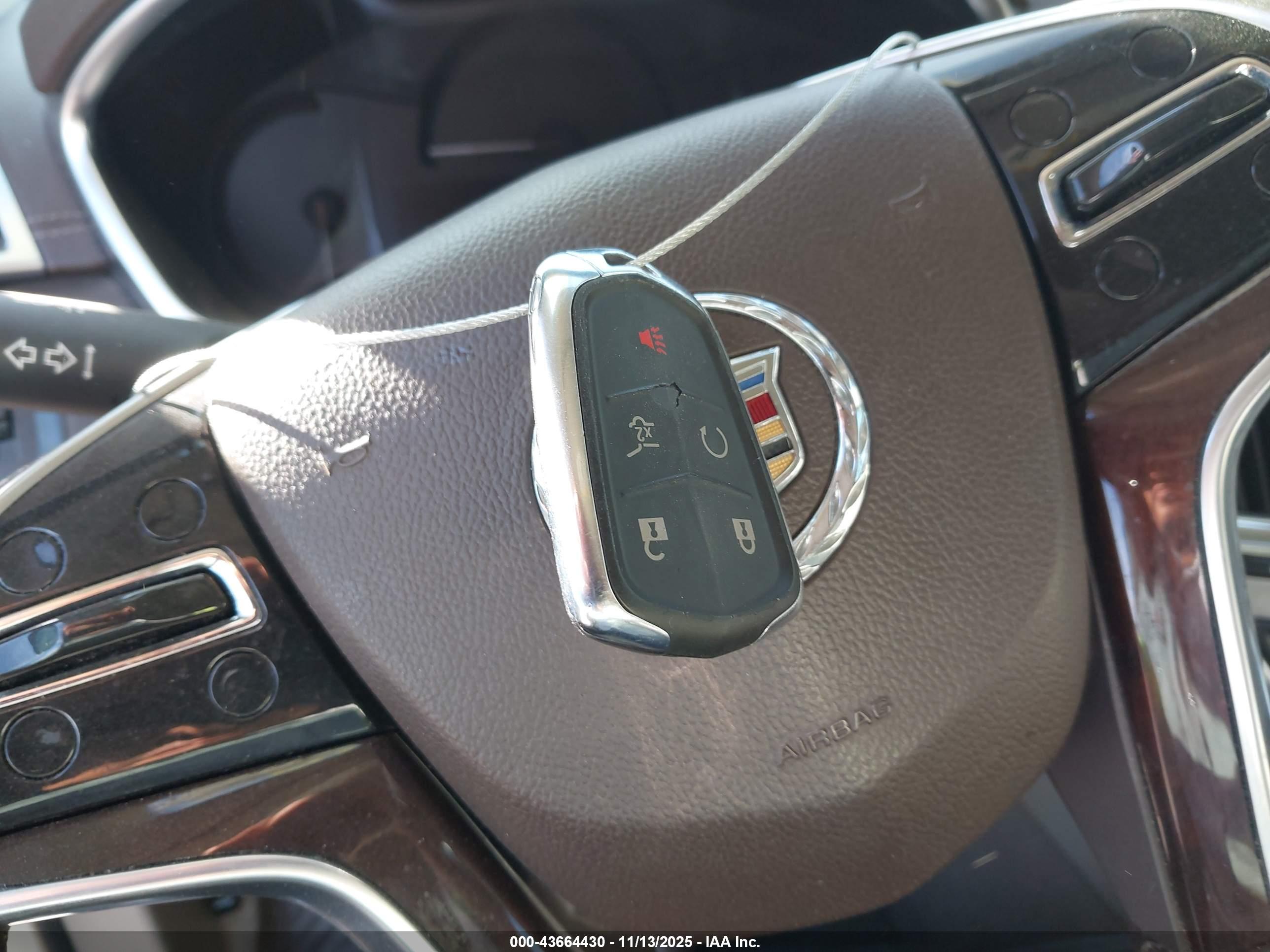 CADILLAC SRX image 11